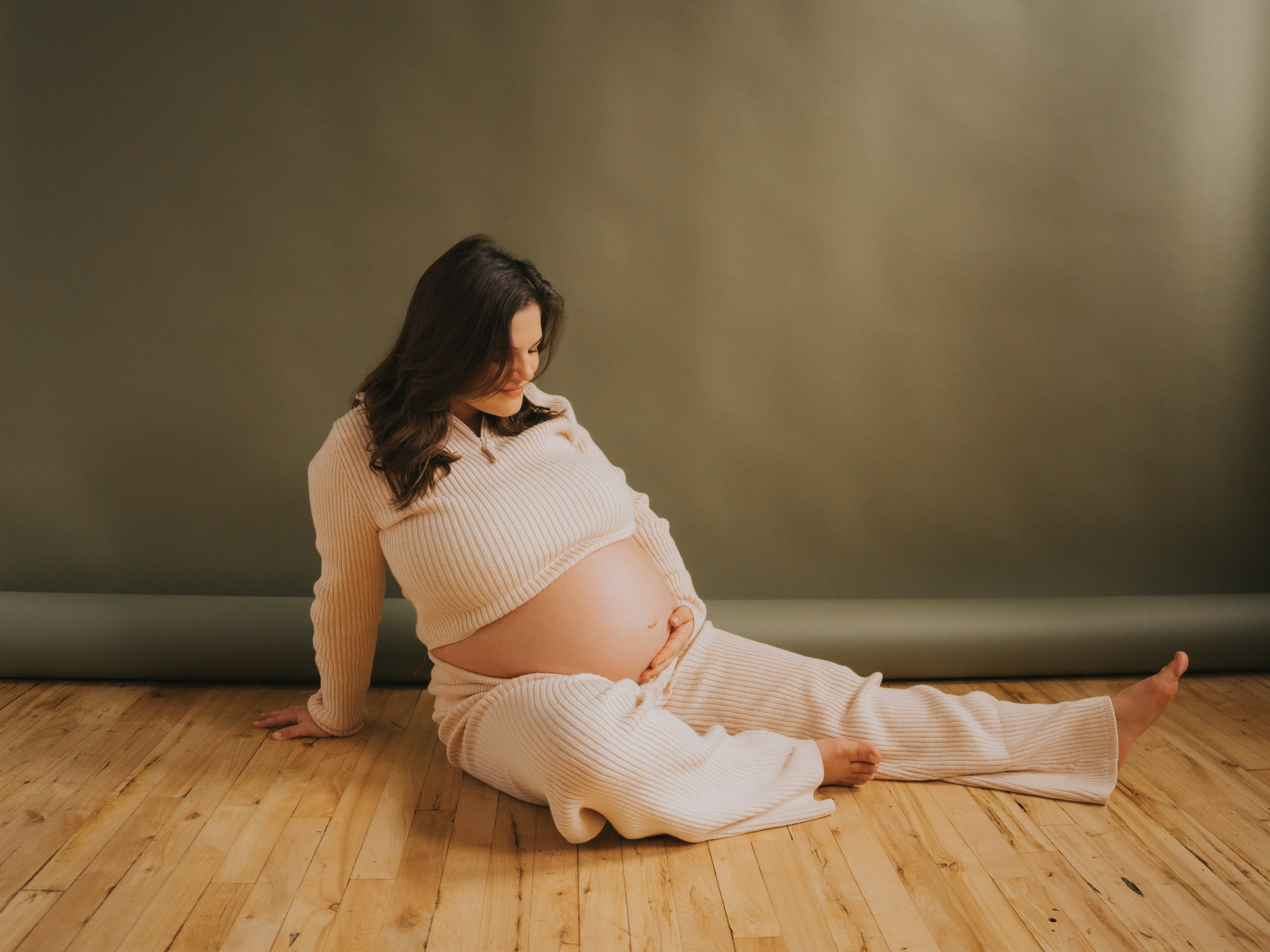 Behind the scenes of a maternity session and how to prepare. Mimosa Studios — Motherhood, Portrait & Family Photographer in Montreal
