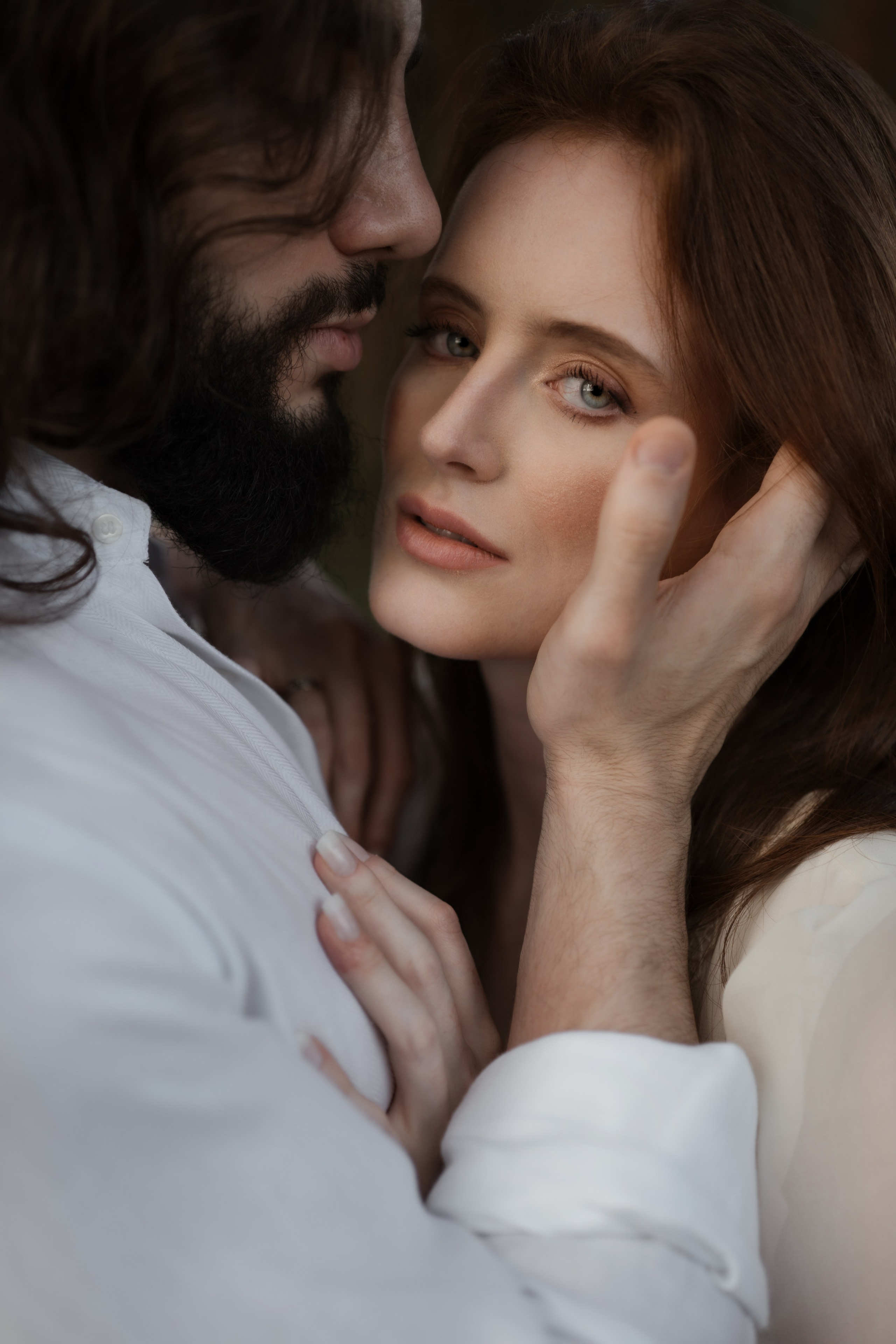 Pré wedding em Minas Gerais com Ana e Igor no Vila Relicário em Ouro Preto e registros naturais do casal feitos pela Edu e Josi Fotografia. Emoções reais e momentos autênticos em um cenário inesquecível.