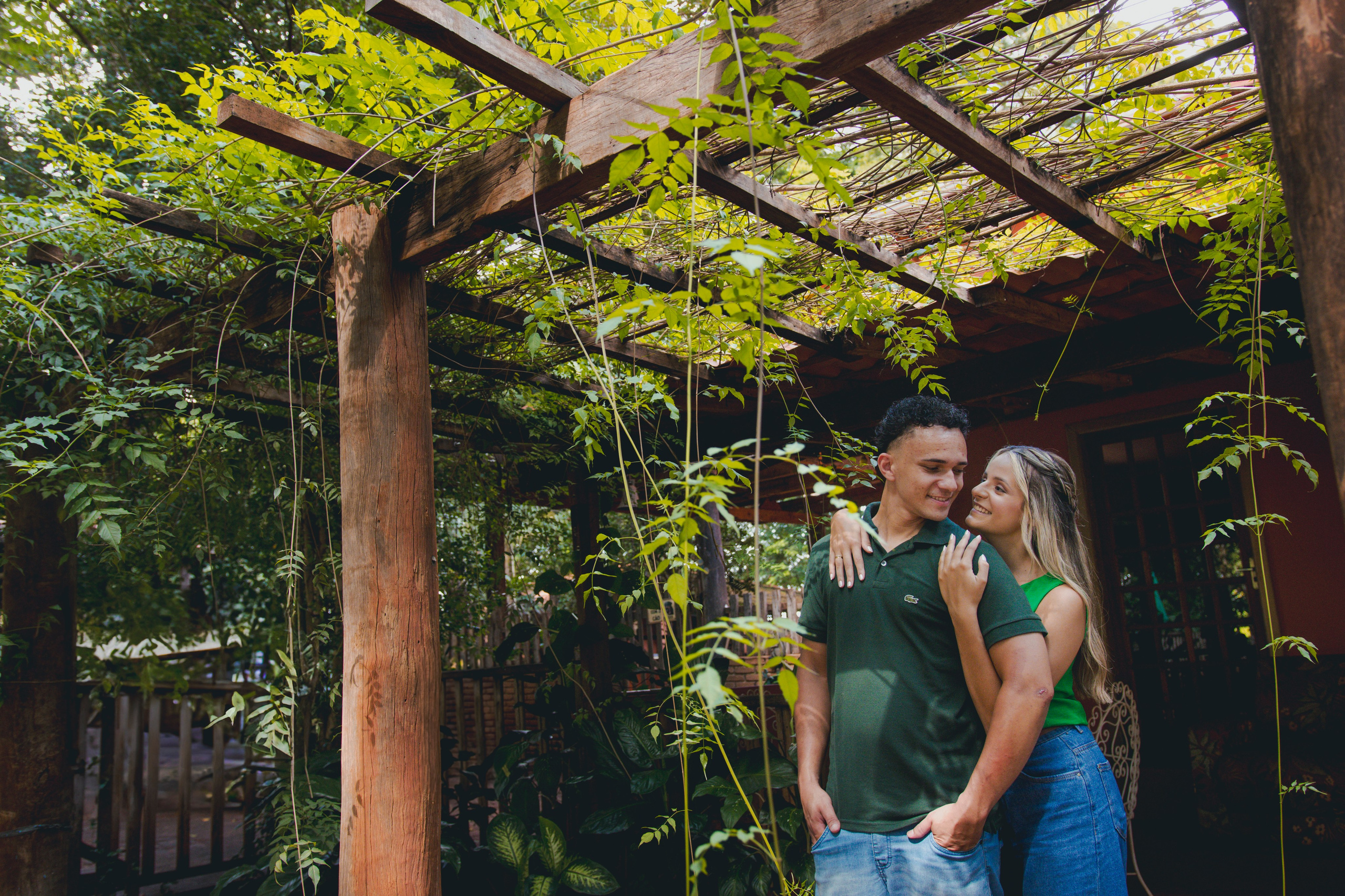 Um lindo ensaio como esse repleto de amor e muita cumplicidade! Uma tarde inesquecível na vida de Nicoli e Gabriel. Fotógrafos de casamento. empresas, família em Catanduva SP e região, Casal Gonçales