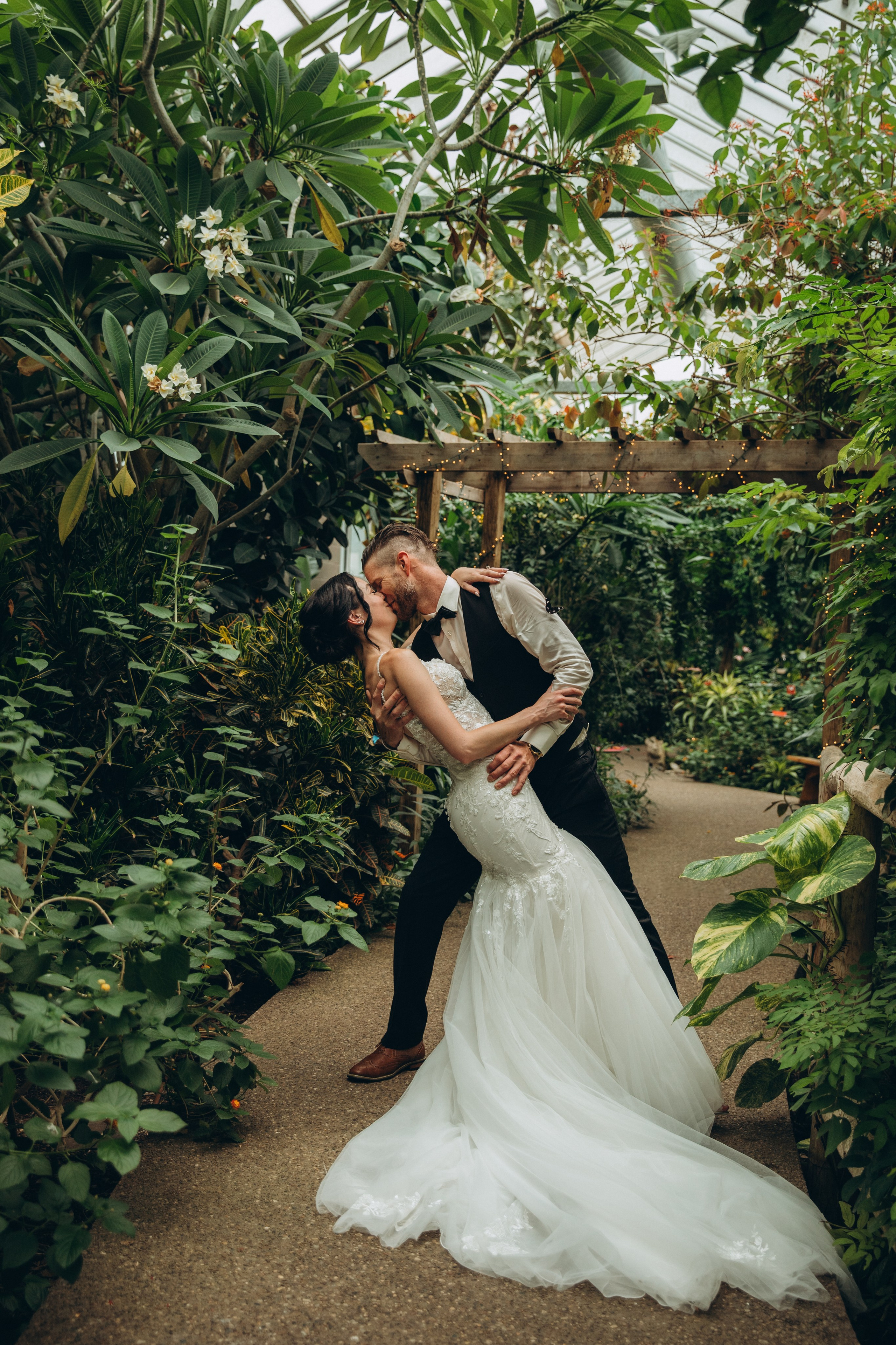 Engagement & Weddings. Kitchener Waterloo Cambridge Photographer — Olga Ro