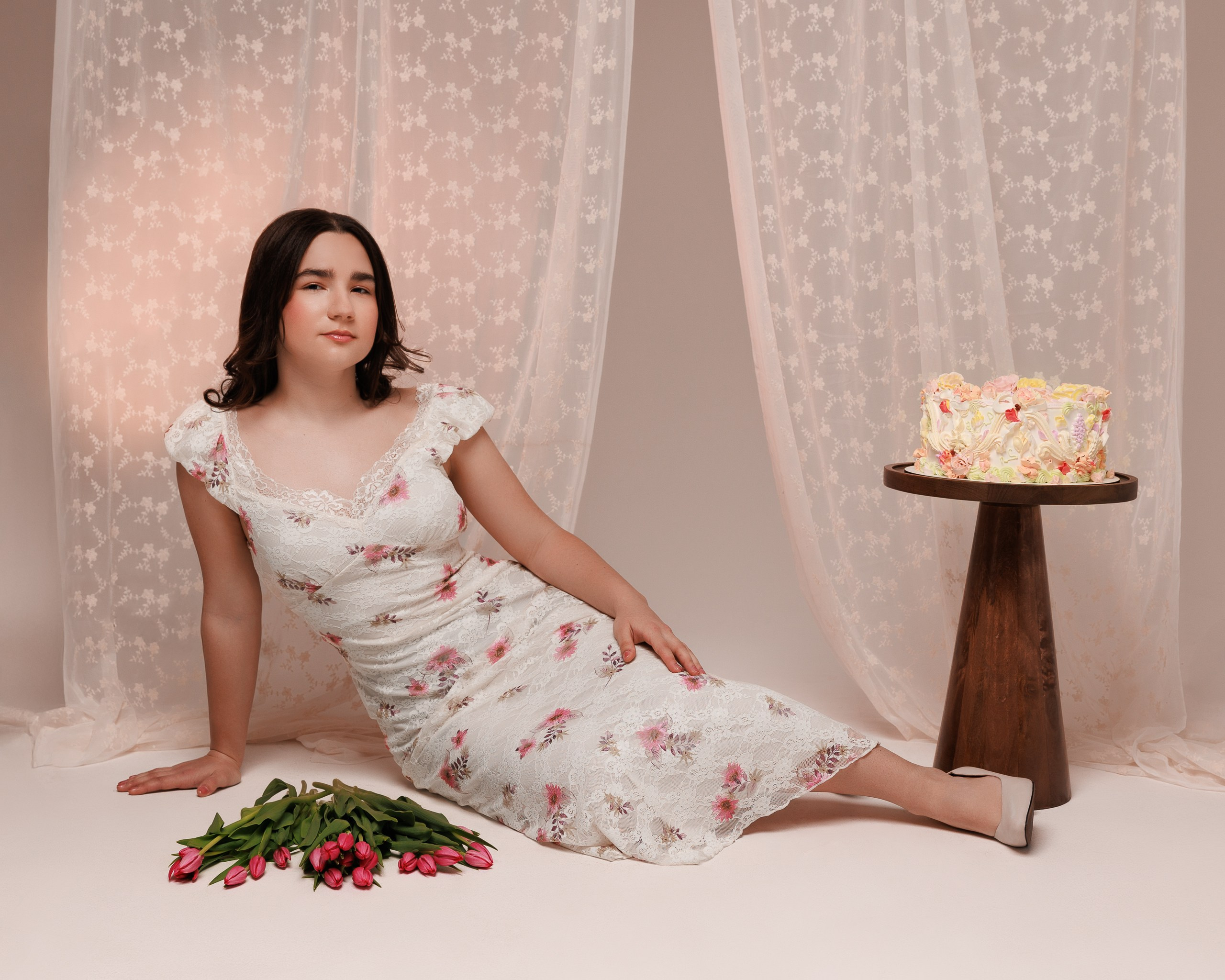 GLORIA Sweet 16. Je suis photographe portraitiste et je réalise des portraits à toutes les étapes de votre vie! Bienvenue dans mon studio à Westmount, Qc