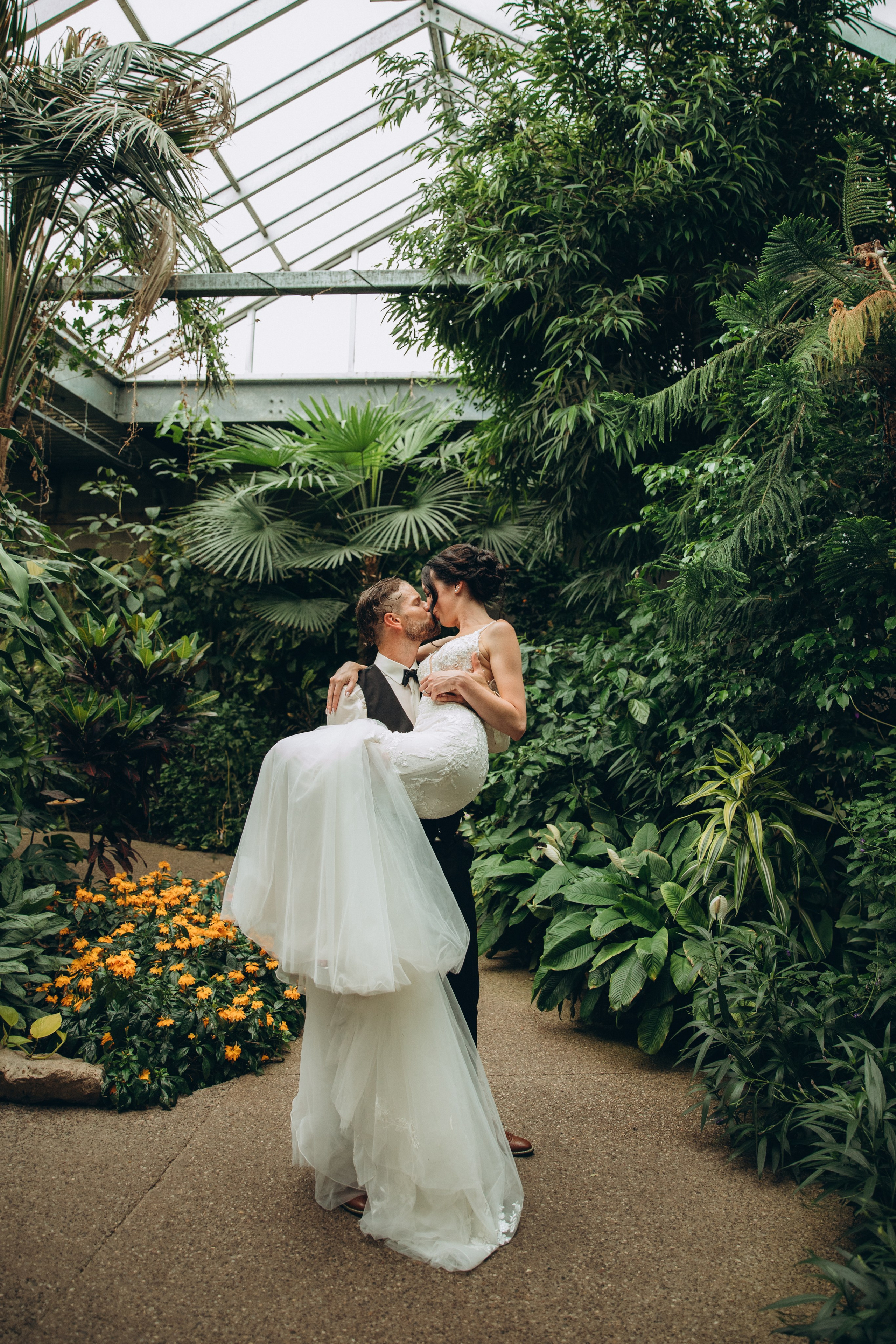 Engagement & Weddings. Kitchener Waterloo Cambridge Photographer — Olga Ro
