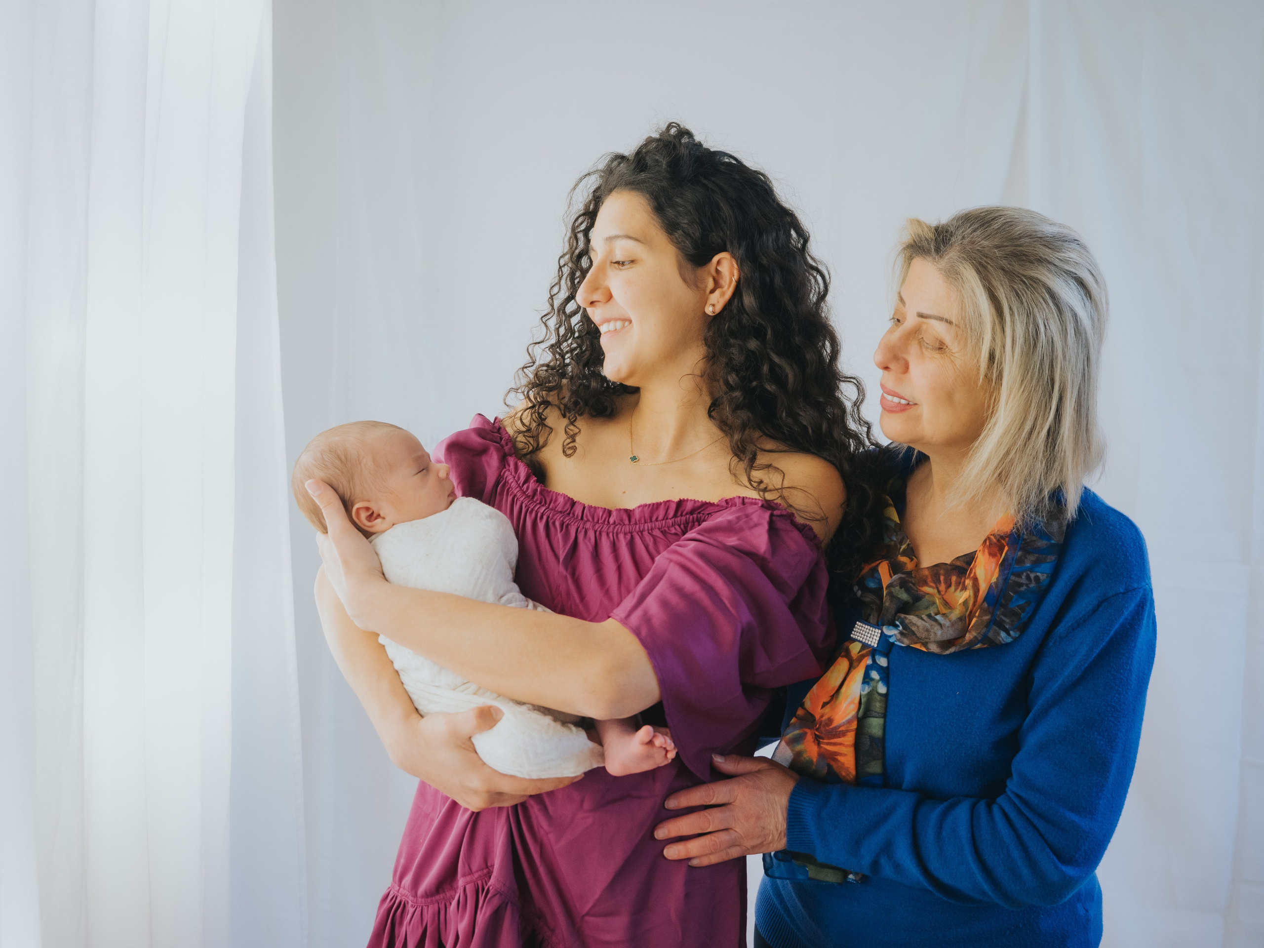 Newborn. Mimosa Studios — Motherhood, Portrait & Family Photographer in Montreal