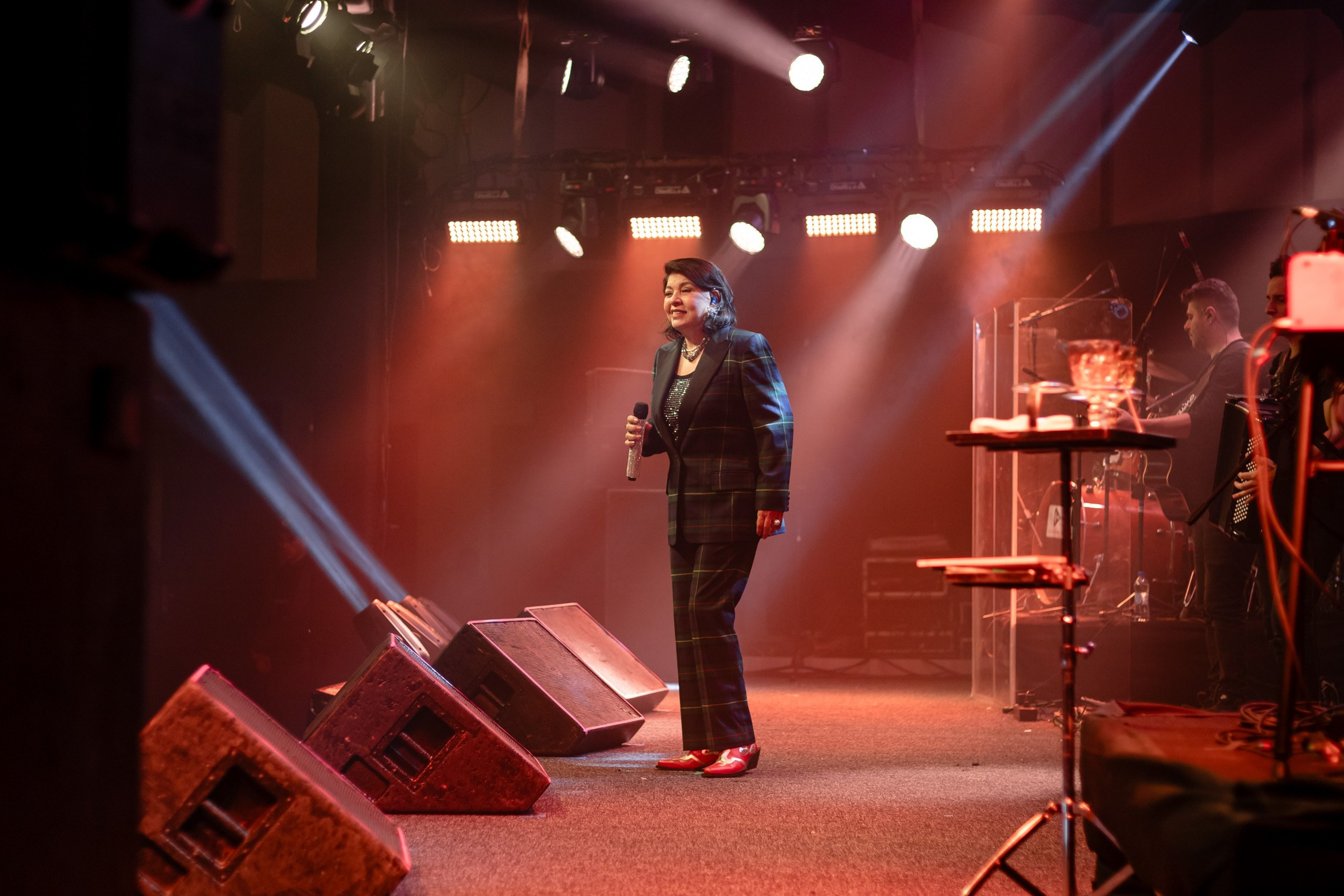 Fotografia de show da cantora Roberta Miranda na Univali
