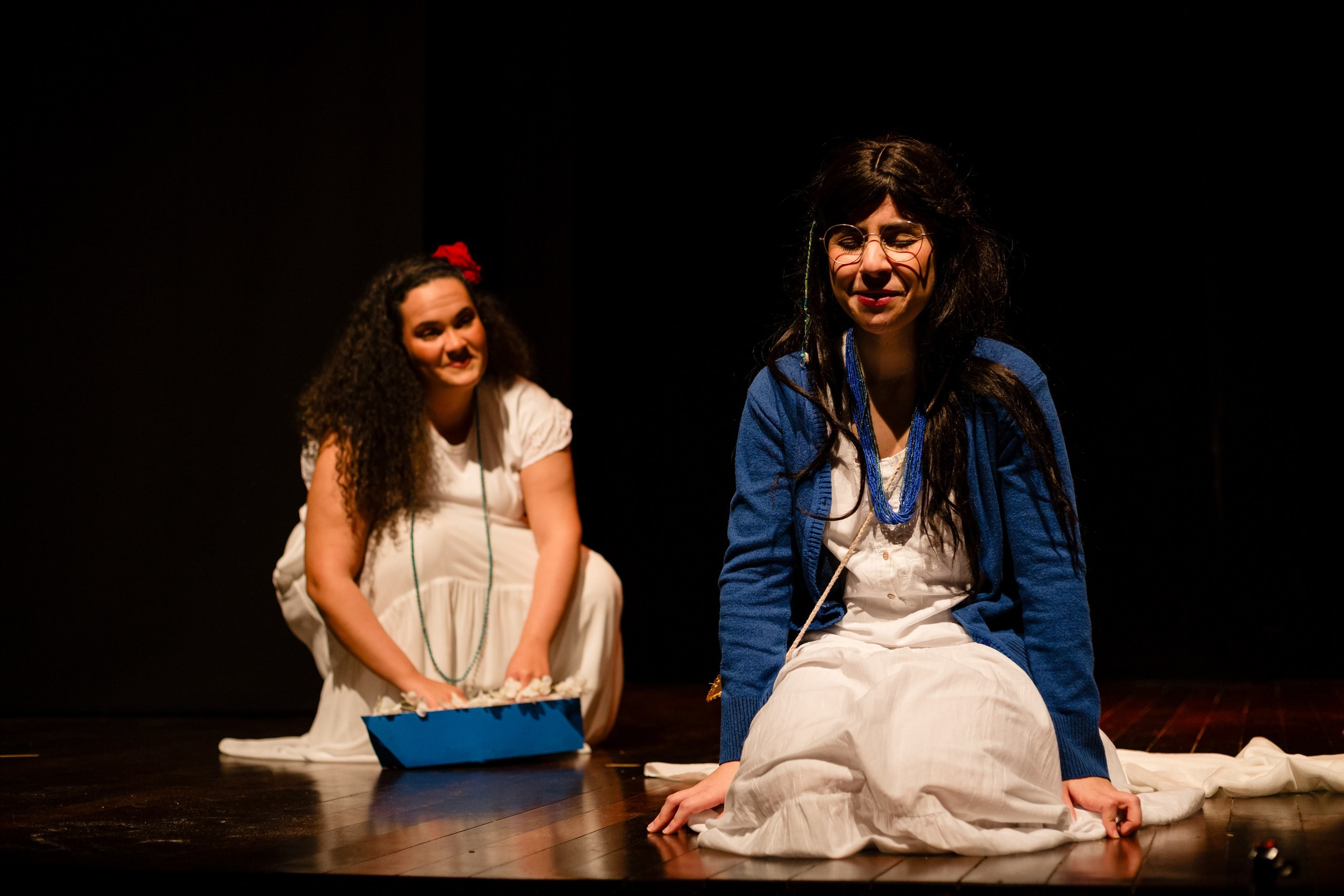 Fotografia de espetáculo teatral O Bem do Mar do grupo de teatro Anchieta Arte Cênica