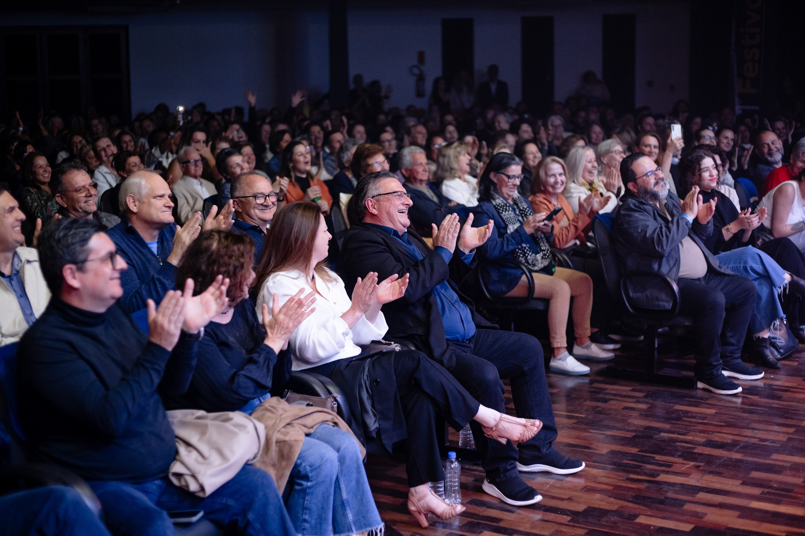 Fotografia de show da cantora Roberta Miranda na Univali