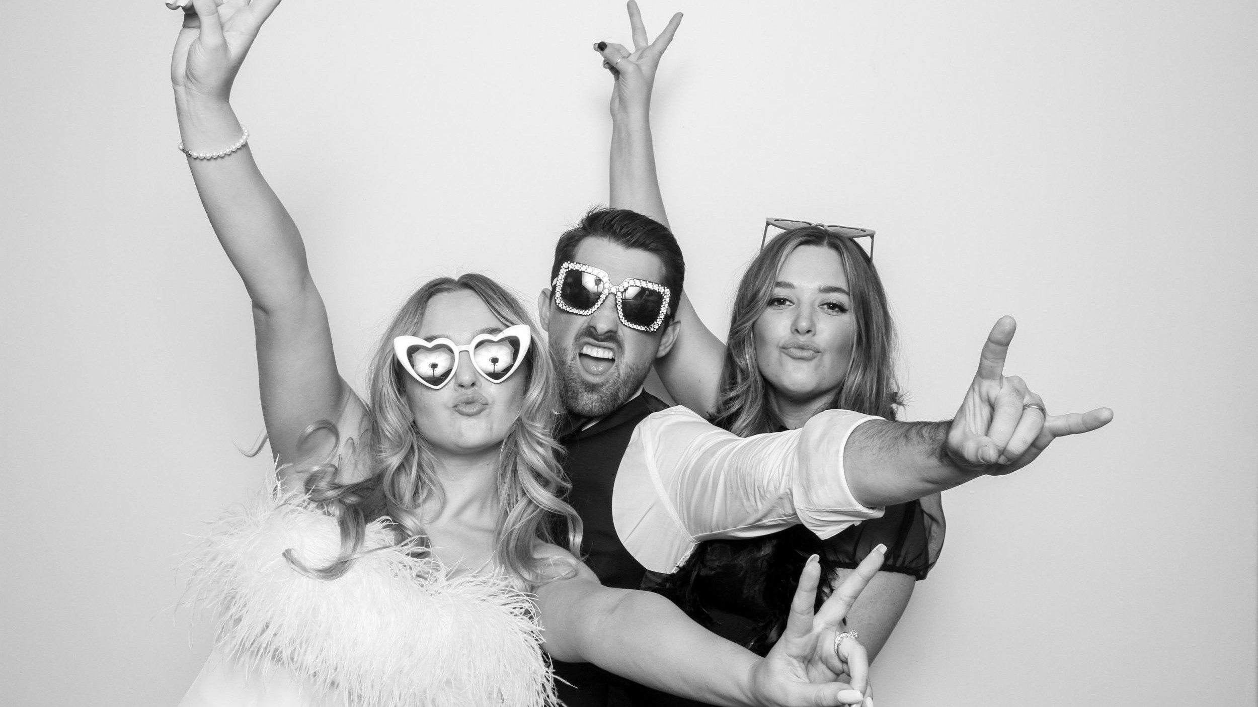 PHOTOBOOTH. WEDDING VIDEOGRAPHER TORONTO