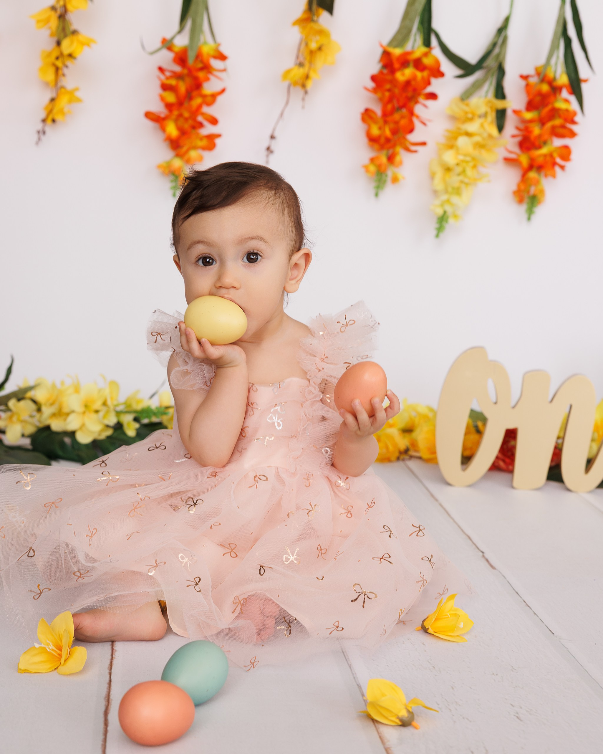 Kira’s 1ST Birthday. Je suis photographe portraitiste et je réalise des portraits à toutes les étapes de votre vie! Bienvenue dans mon studio à Westmount, Qc