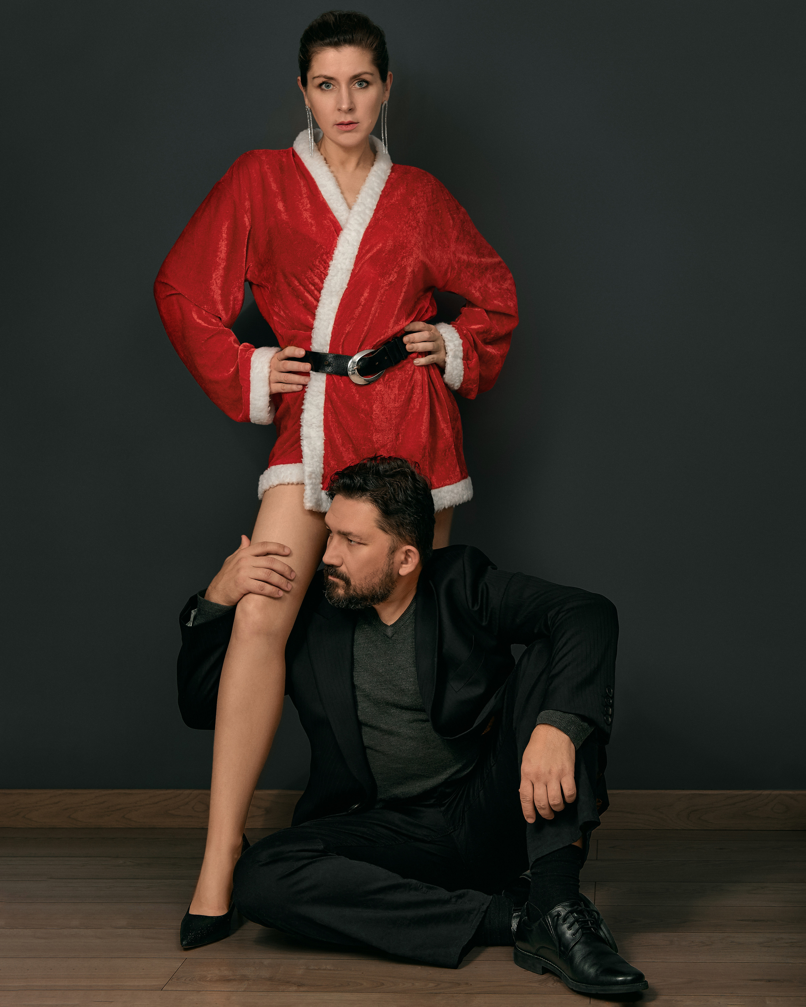 Family photoshoot in Bad Santa style