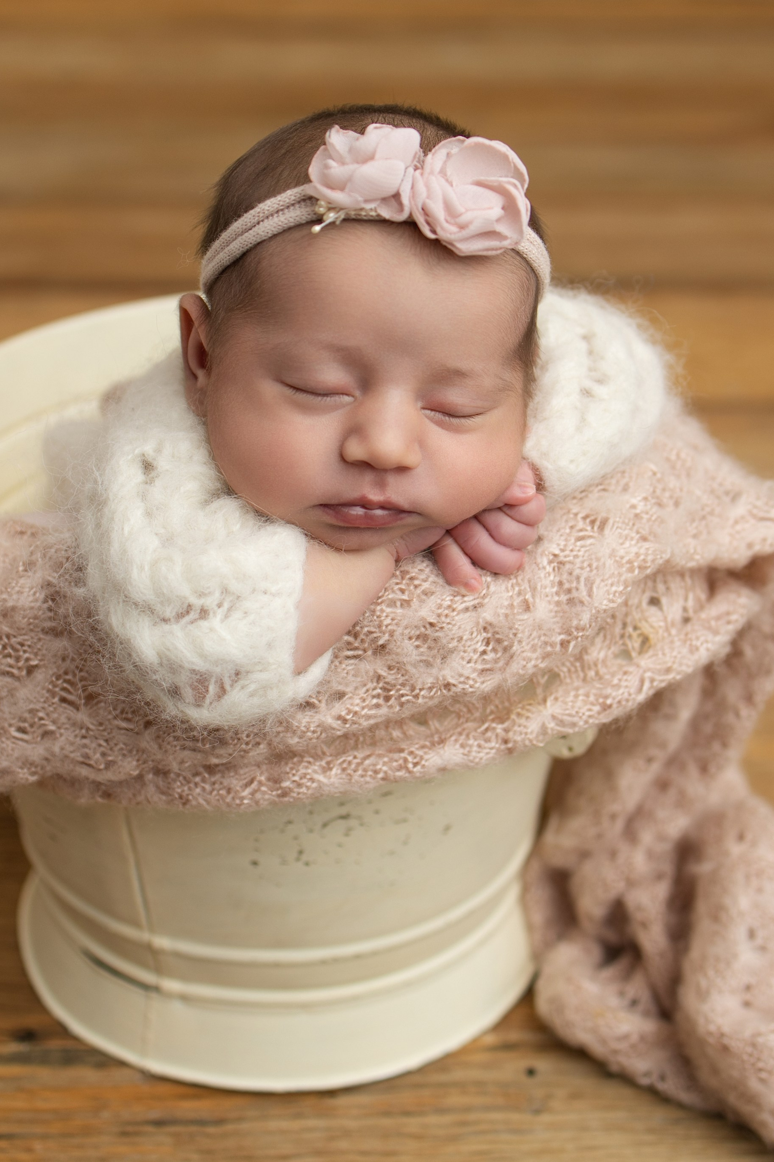 Newborn tradicional em estúdio ou newborn lifestyle em casa: qual a diferença?. Kelen Wehr Fotografia | Fotógrafa em São José dos Campos