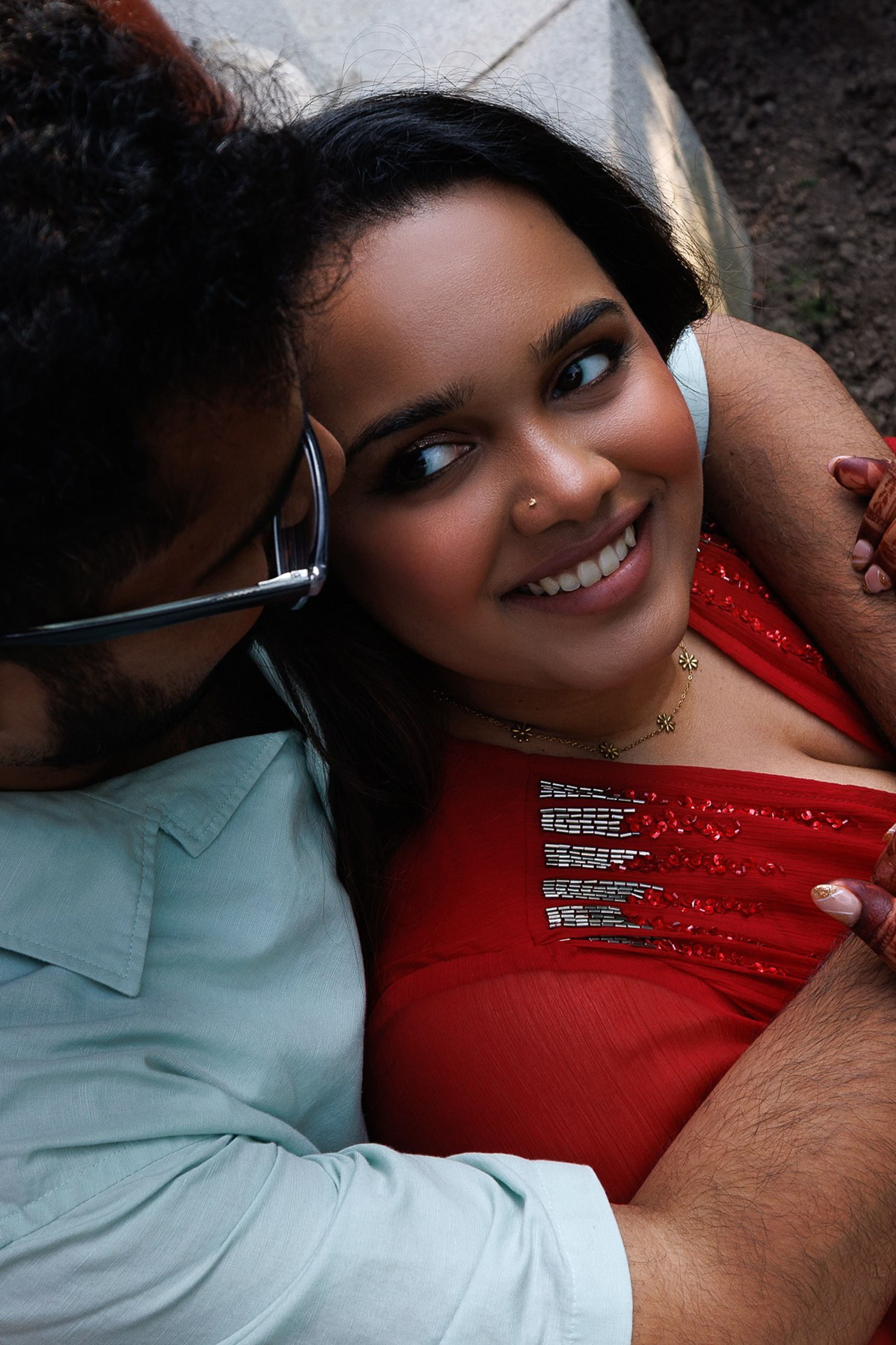 Yoldaș& Eugenia. Je suis photographe portraitiste et je réalise des portraits à toutes les étapes de votre vie! Bienvenue dans mon studio à Westmount, Qc
