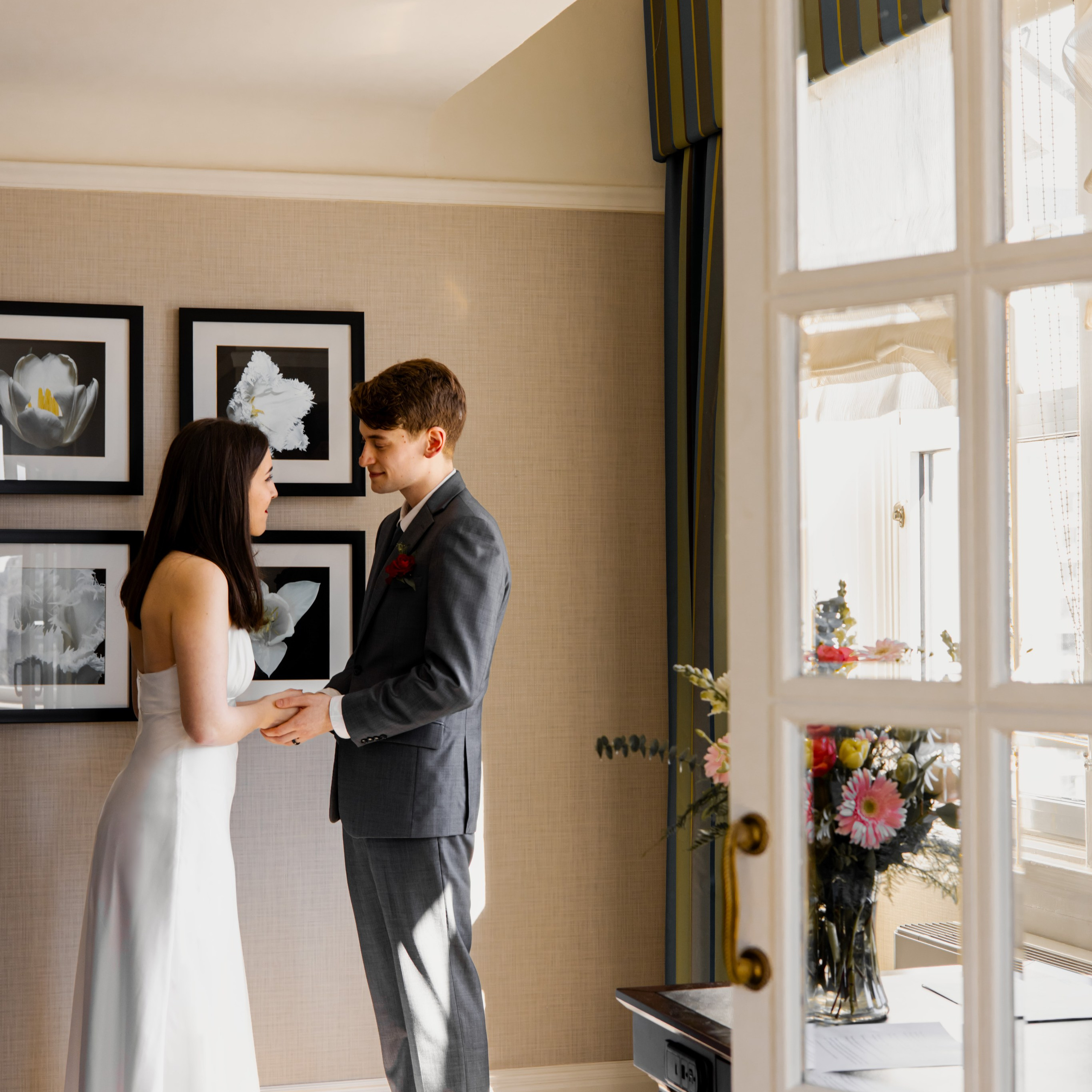 Small wedding ceremony. Photographer Ottawa Jane Krasnopolska