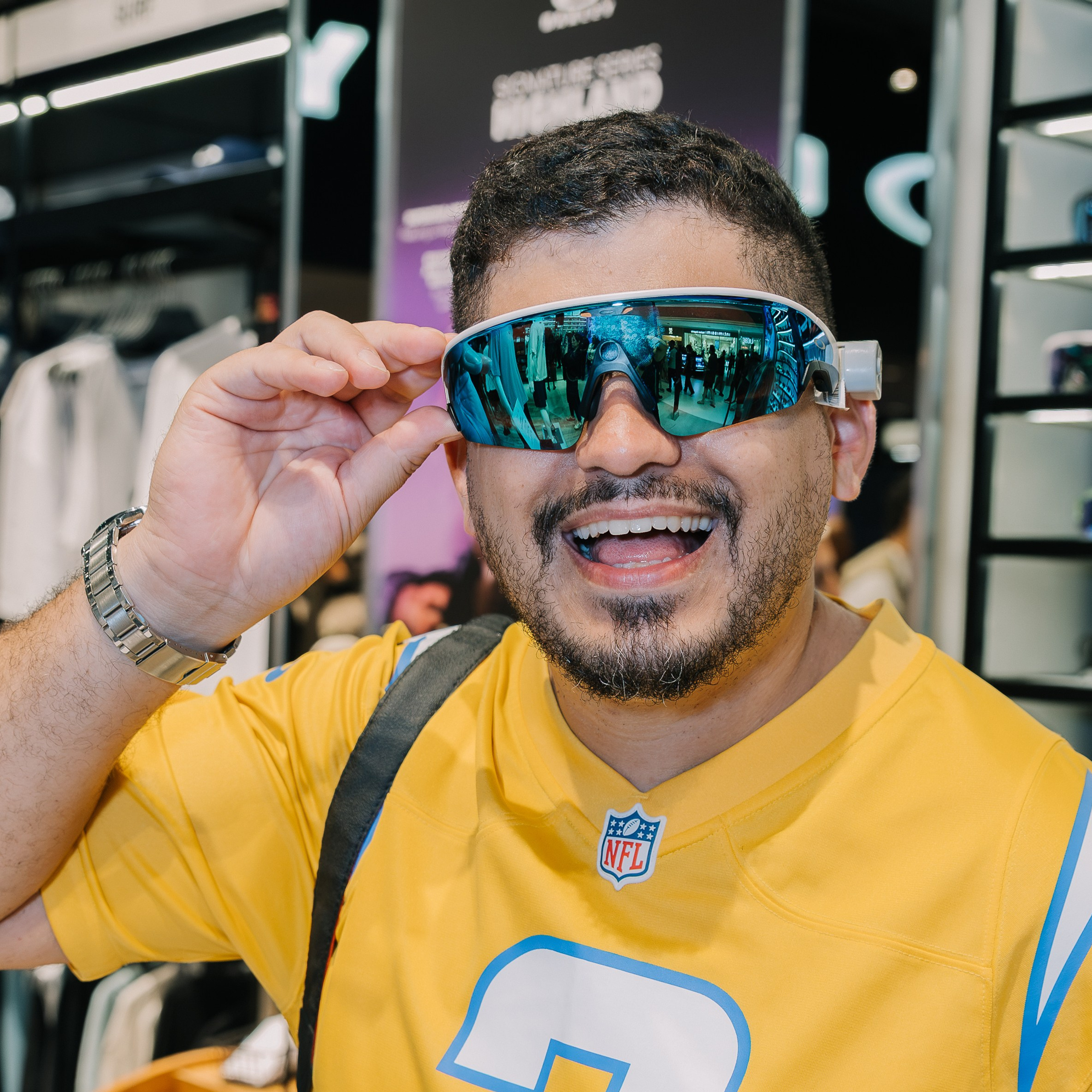 Oakley + NFL. Mareh Audiovisual