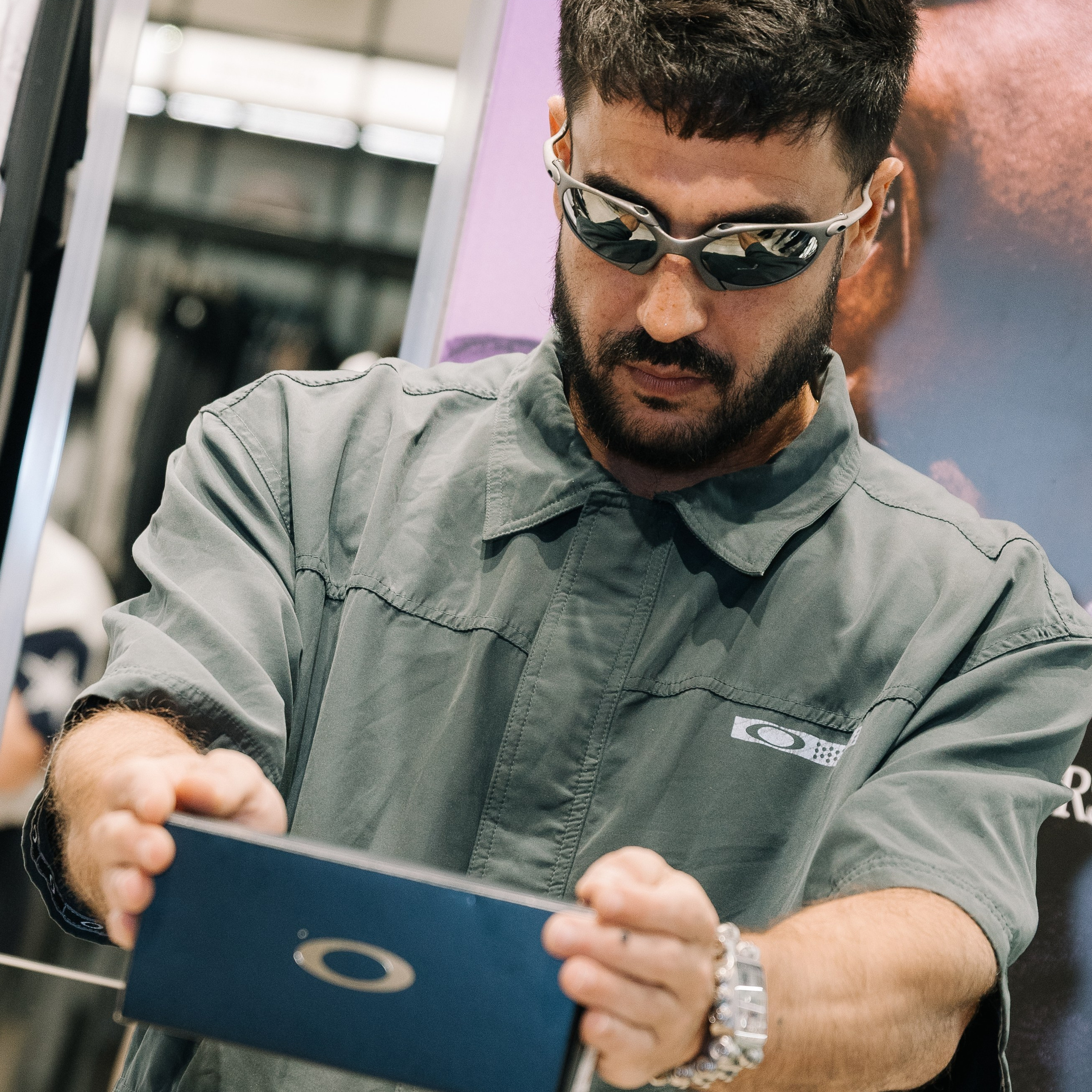 Oakley + NFL. Mareh Audiovisual