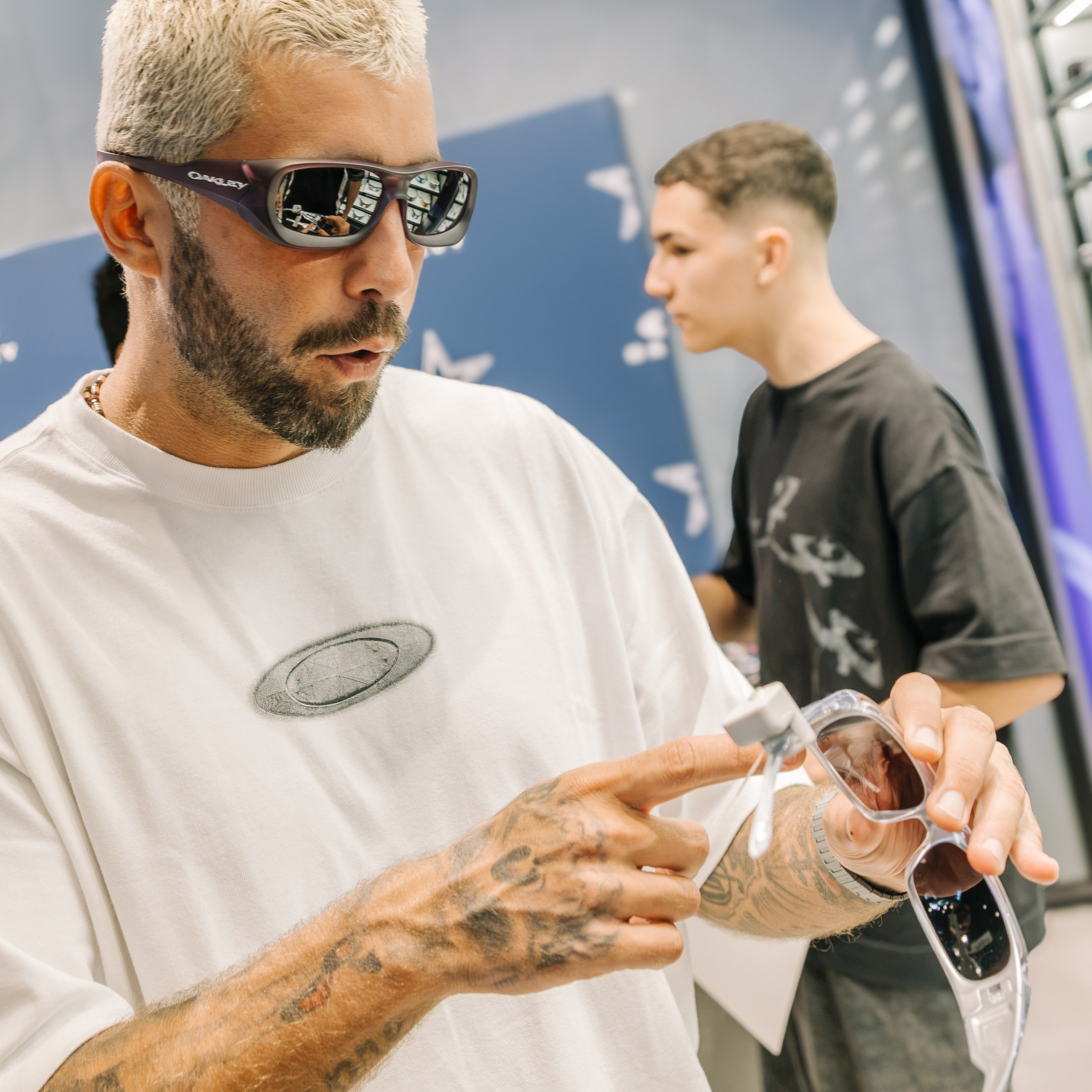 Oakley + NFL. Mareh Audiovisual