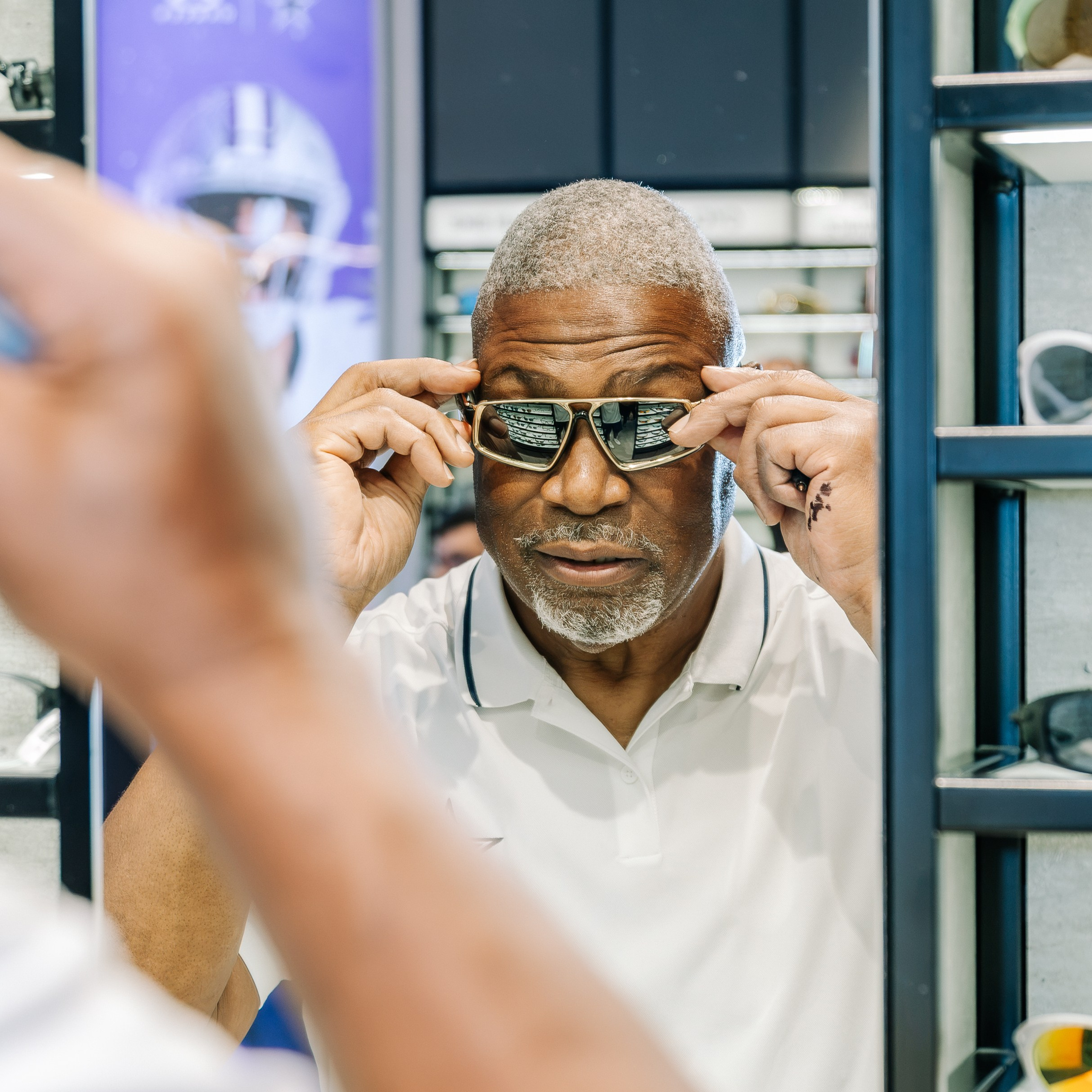 Oakley + NFL. Mareh Audiovisual