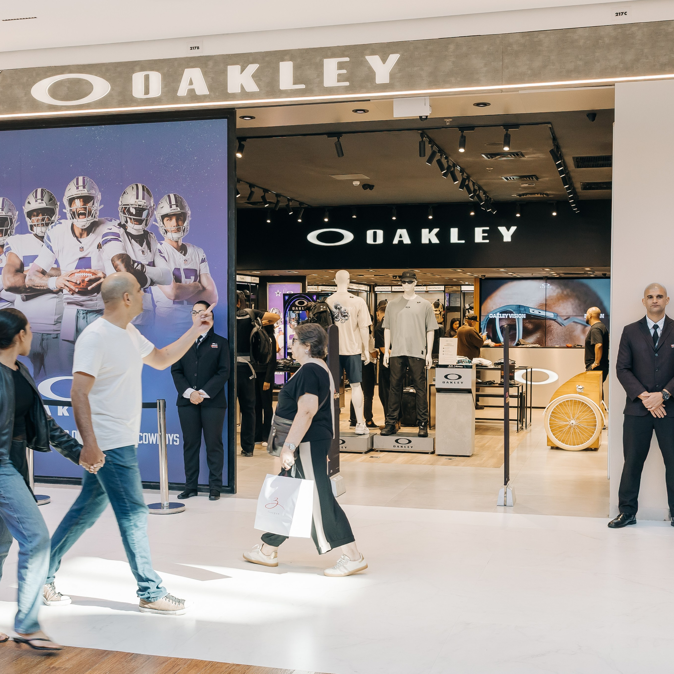 Oakley + NFL. Mareh Audiovisual