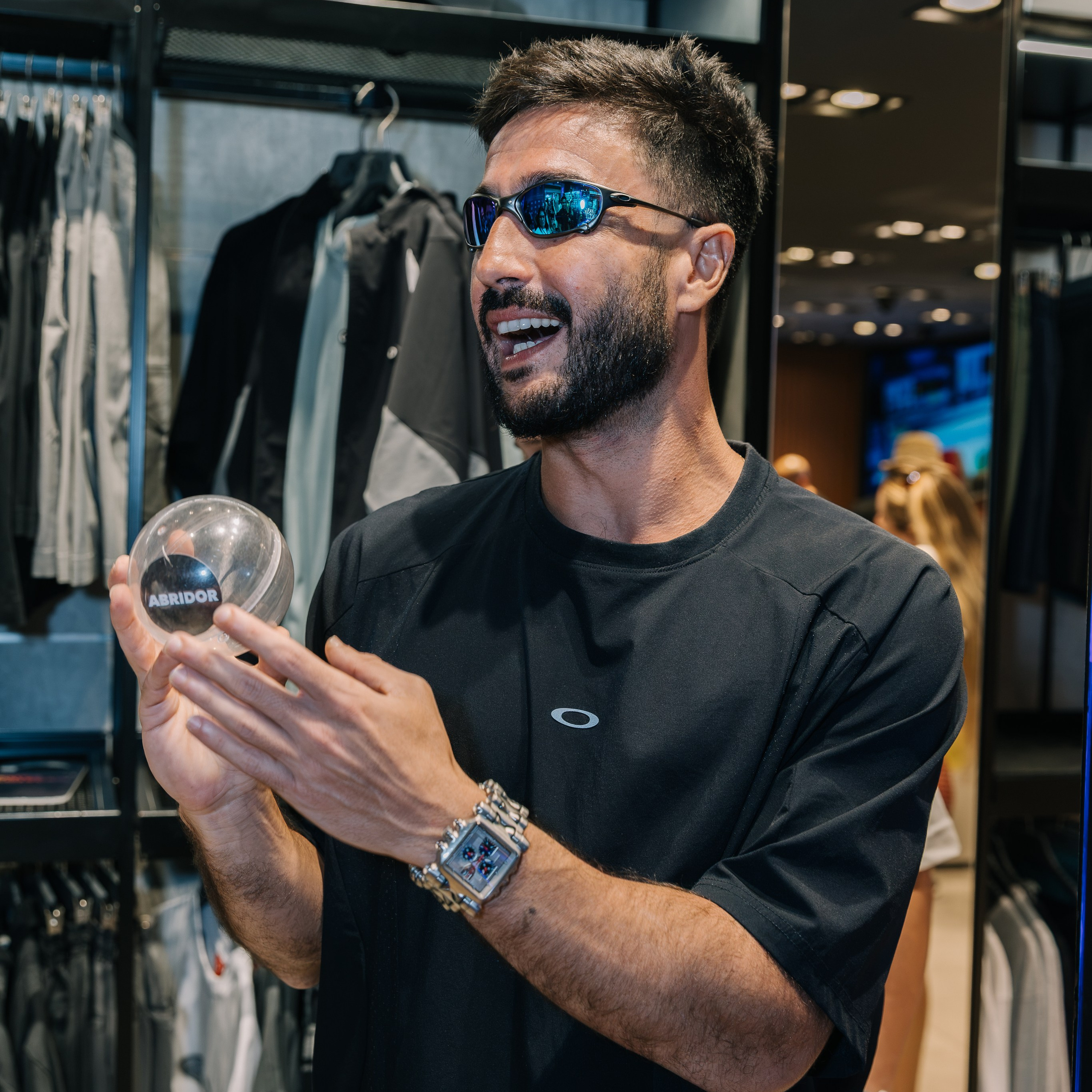 Oakley + NFL. Mareh Audiovisual