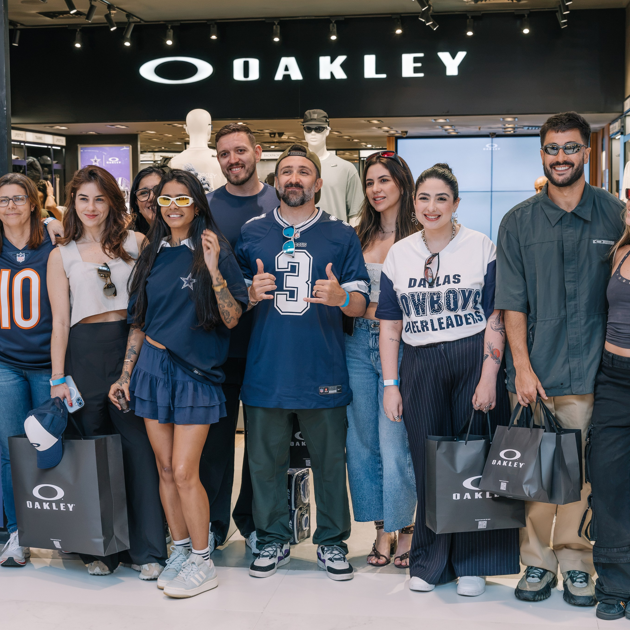 Oakley + NFL. Mareh Audiovisual