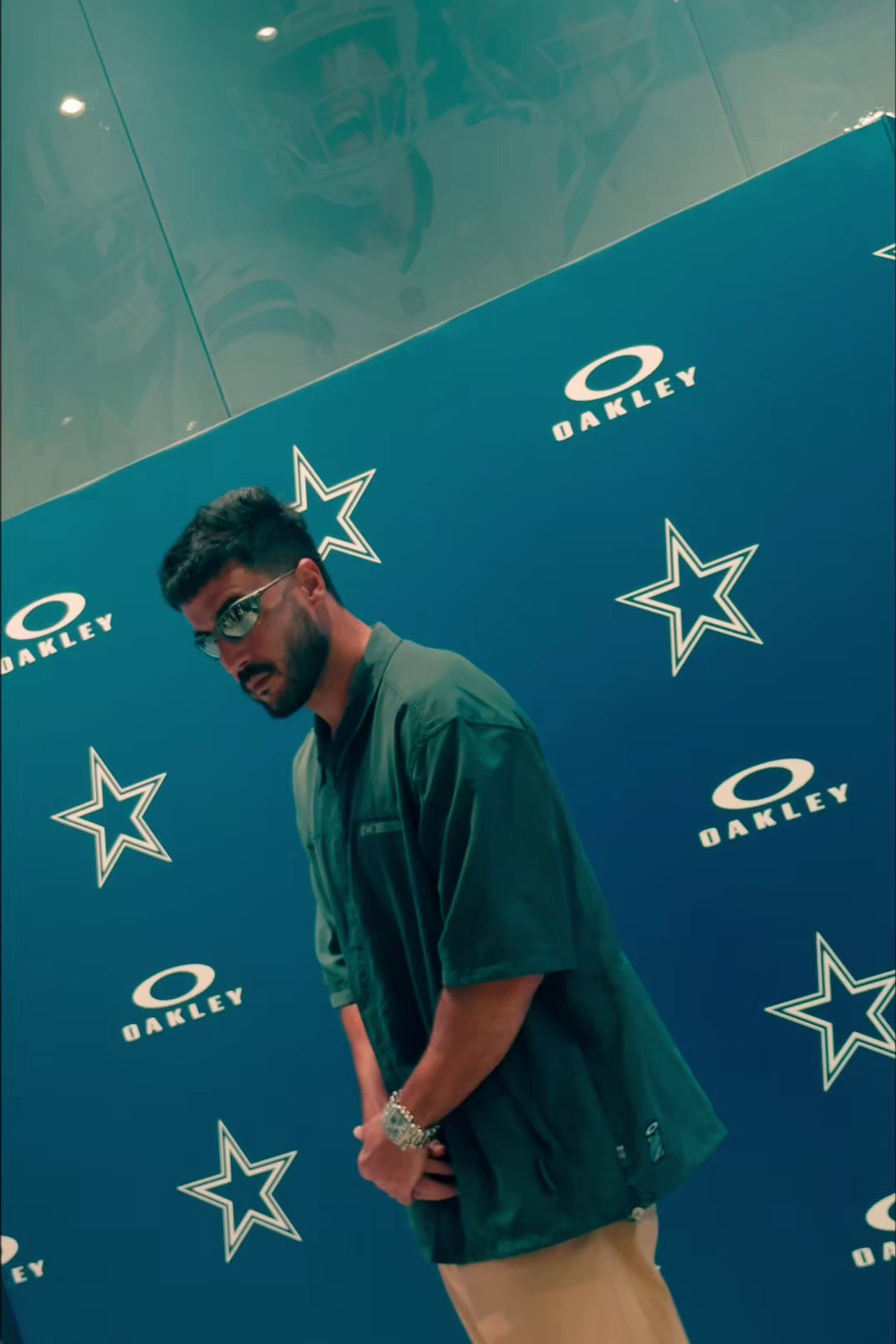 Oakley + NFL. Mareh Audiovisual
