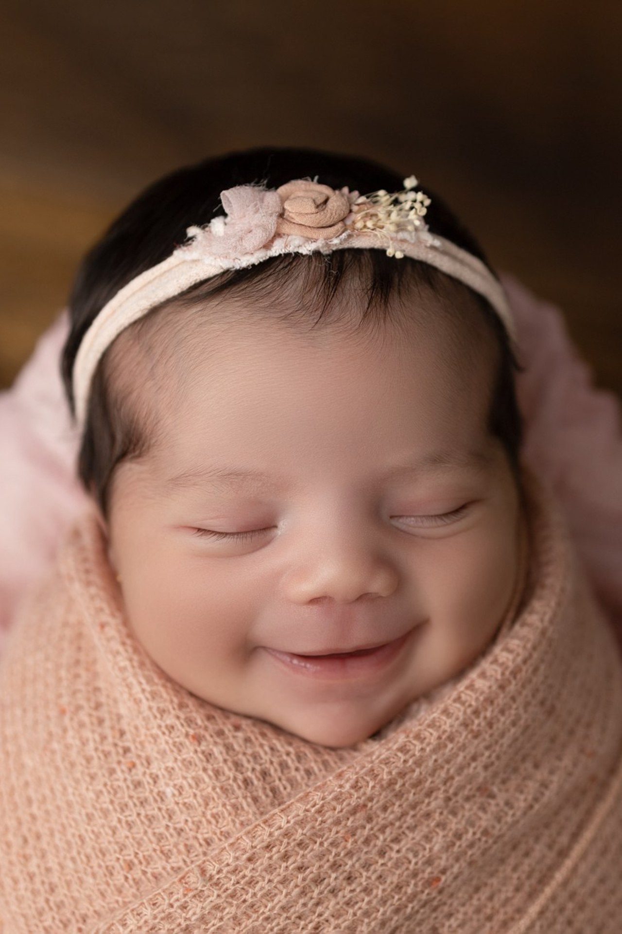 Newborn tradicional em estúdio ou newborn lifestyle em casa: qual a diferença?. Kelen Wehr Fotografia | Fotógrafa em São José dos Campos