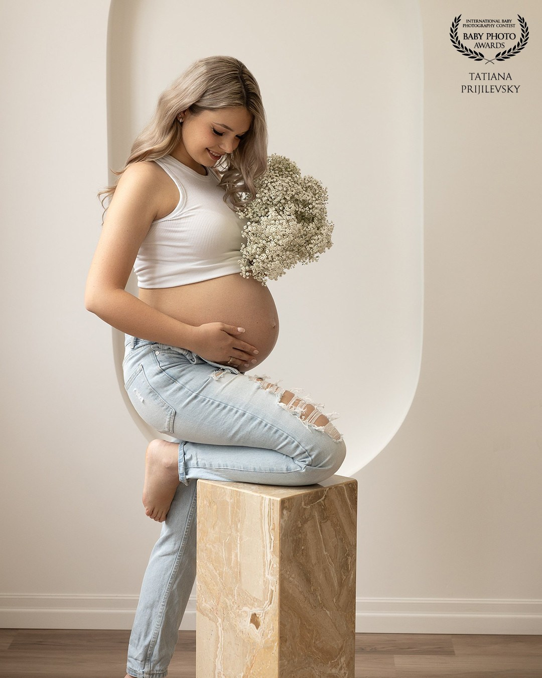 Contact. Je suis photographe portraitiste et je réalise des portraits à toutes les étapes de votre vie! Bienvenue dans mon studio à Westmount, Qc