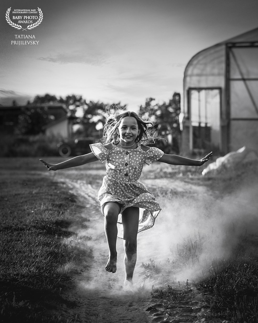 Contact. Je suis photographe portraitiste et je réalise des portraits à toutes les étapes de votre vie! Bienvenue dans mon studio à Westmount, Qc
