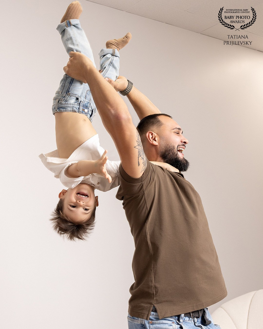 Contact. Je suis photographe portraitiste et je réalise des portraits à toutes les étapes de votre vie! Bienvenue dans mon studio à Westmount, Qc