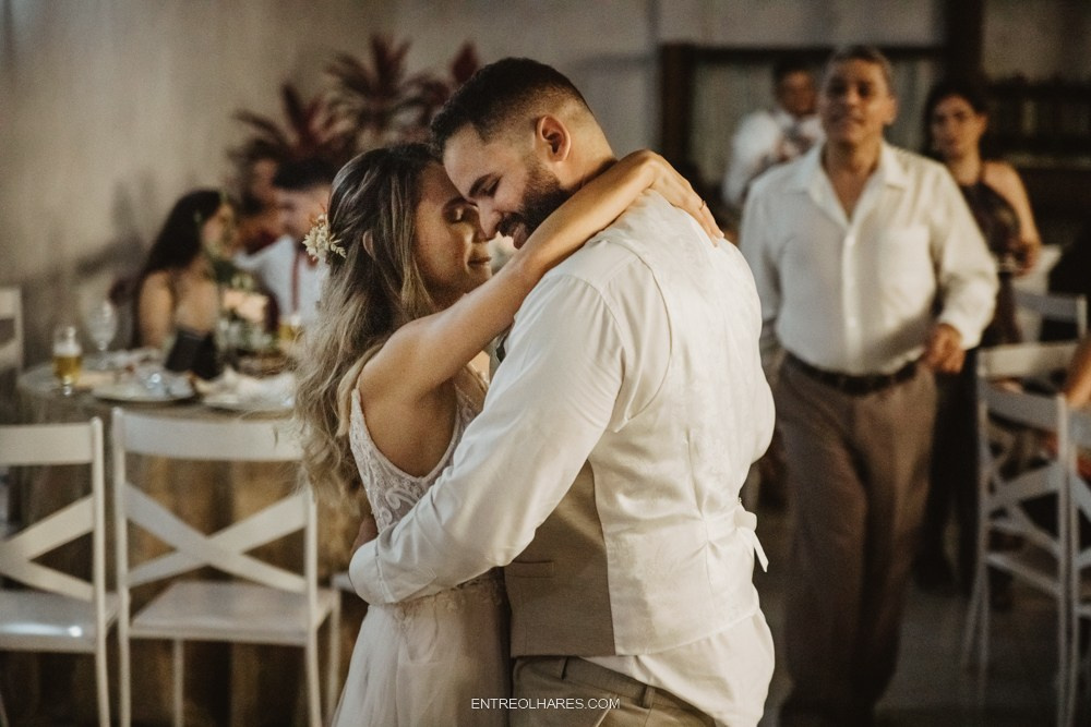 Casamento de Nanda e Marcelo estilo Boho no coração do Recife. EntreOlhares Fotografia e Filmagem de Casamentos em Recife/PE e João Pessoa/PB — Momentos únicos eternizados com sensibilidade