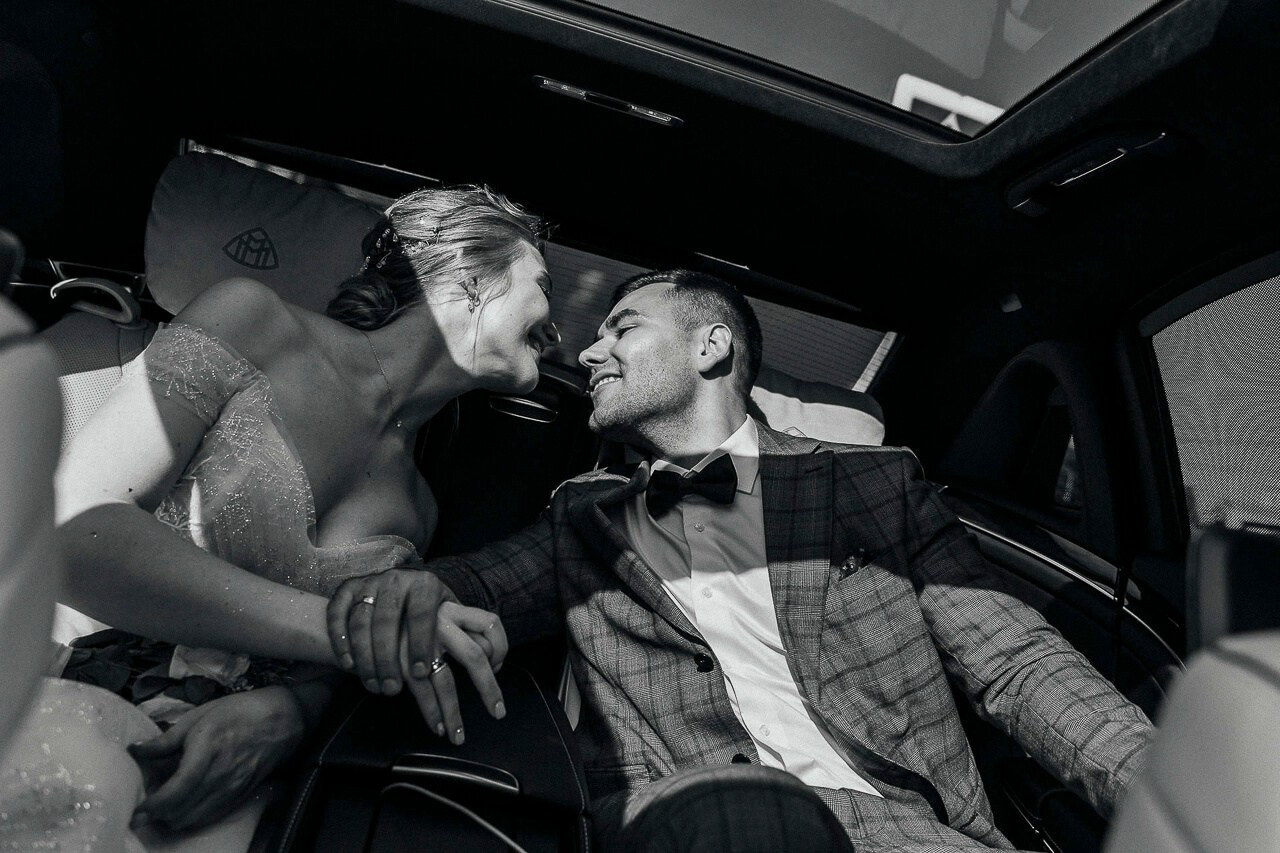 Romantic couple portraits captured in Newmarket’s scenic outdoor settings.