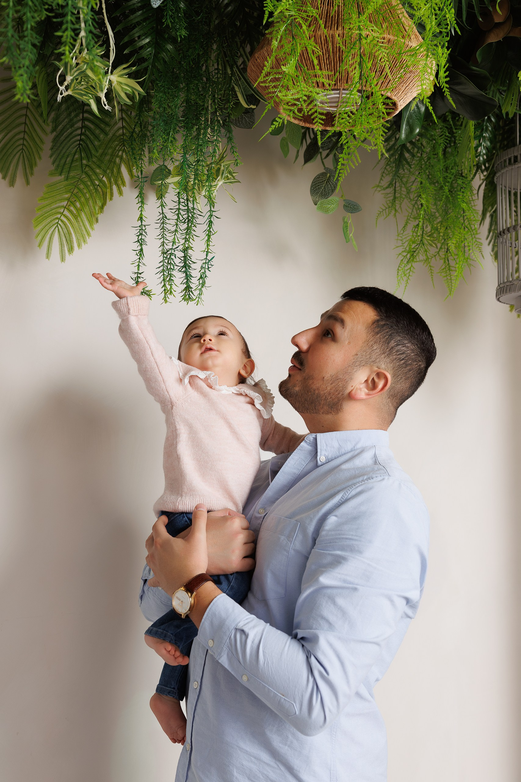 Kira’s 1ST Birthday. Je suis photographe portraitiste et je réalise des portraits à toutes les étapes de votre vie! Bienvenue dans mon studio à Westmount, Qc