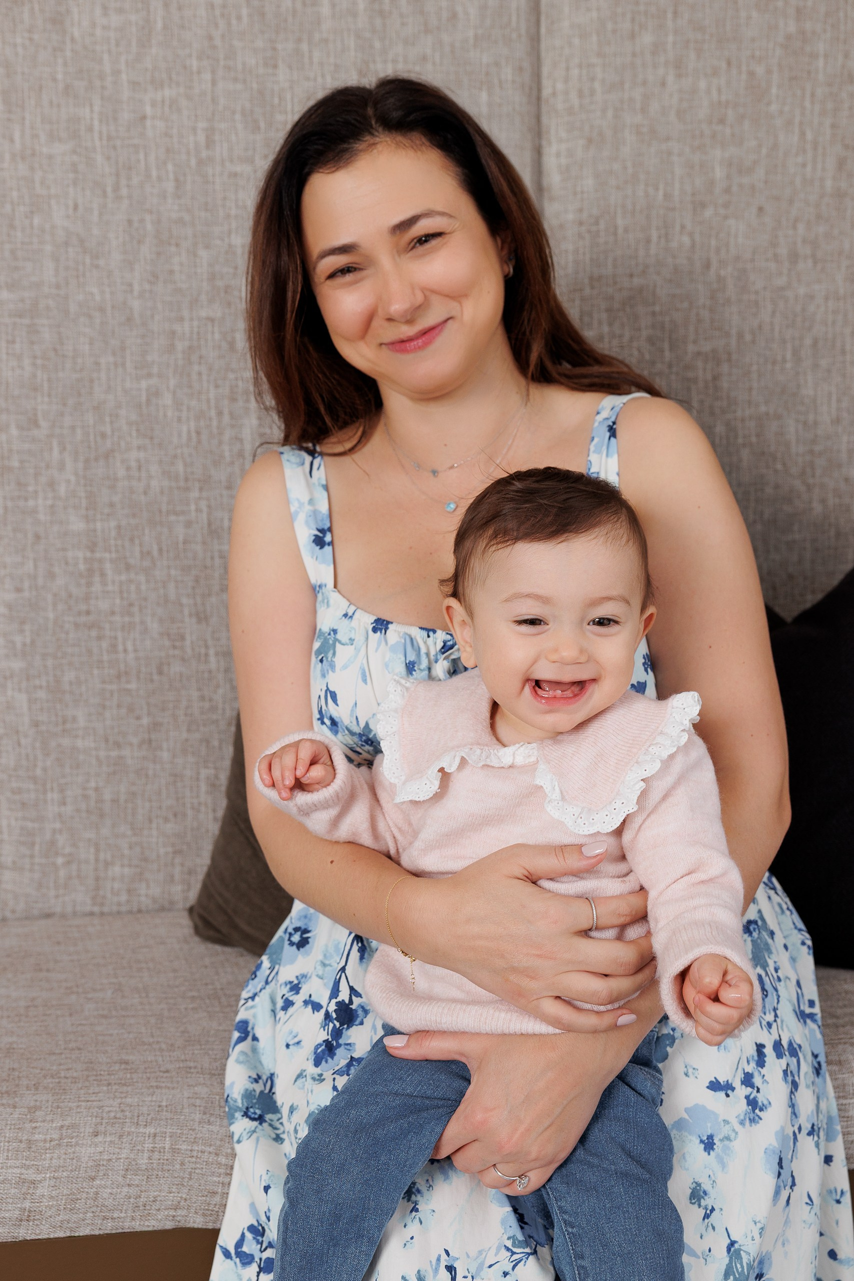 Kira’s 1ST Birthday. Je suis photographe portraitiste et je réalise des portraits à toutes les étapes de votre vie! Bienvenue dans mon studio à Westmount, Qc