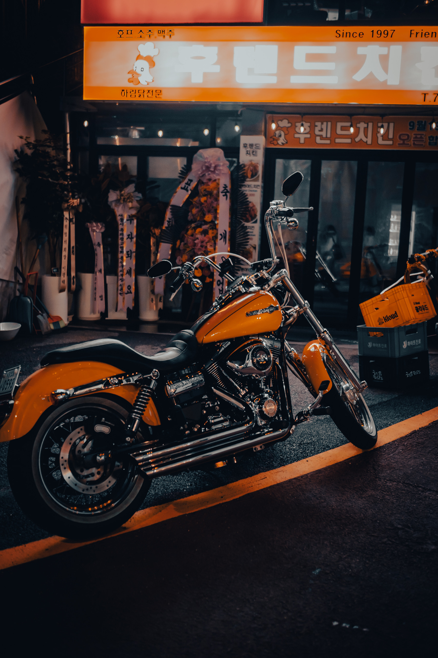 Itaewon, night street. Photographer in Seoul Dobrokvashina Natalya