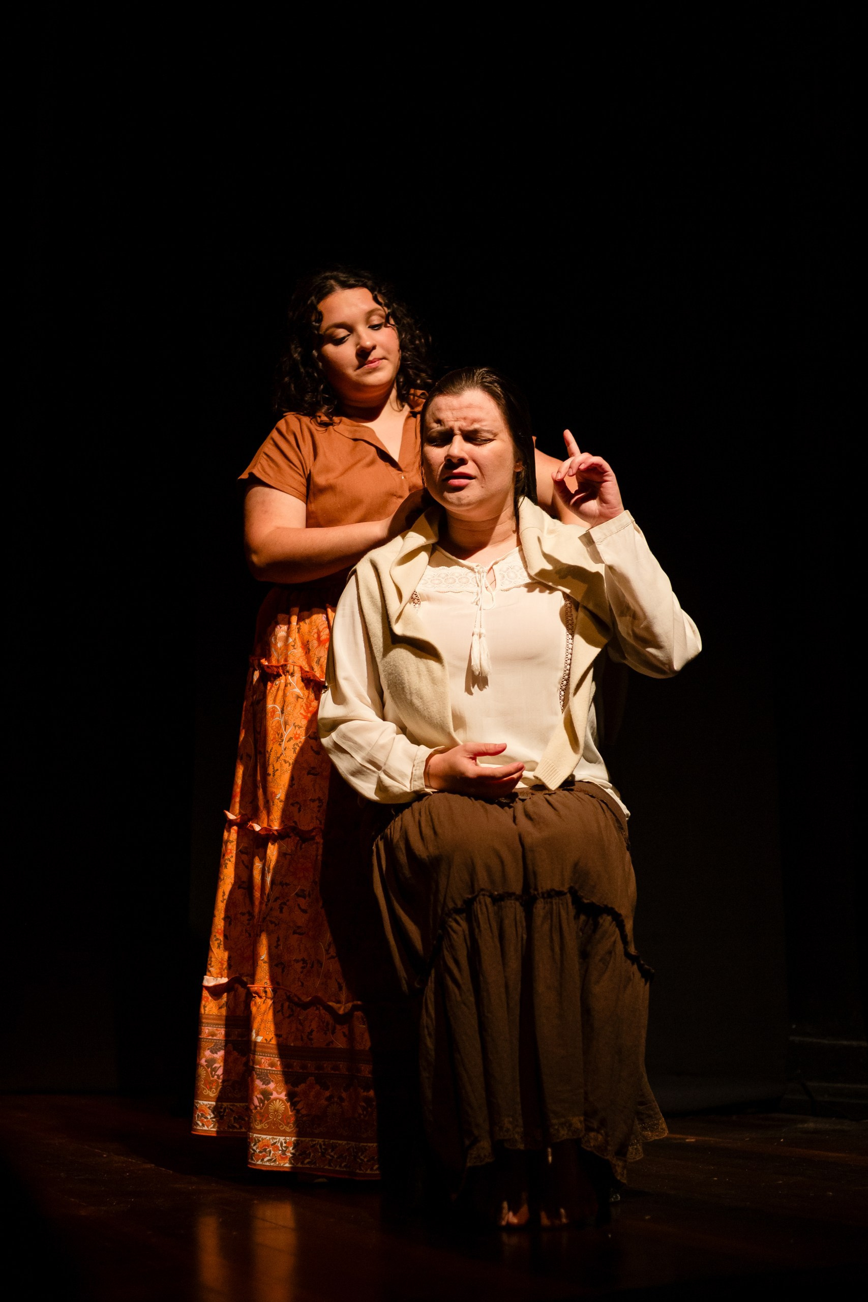 Fotografia de espetáculo teatral O Bem do Mar do grupo de teatro Anchieta Arte Cênica