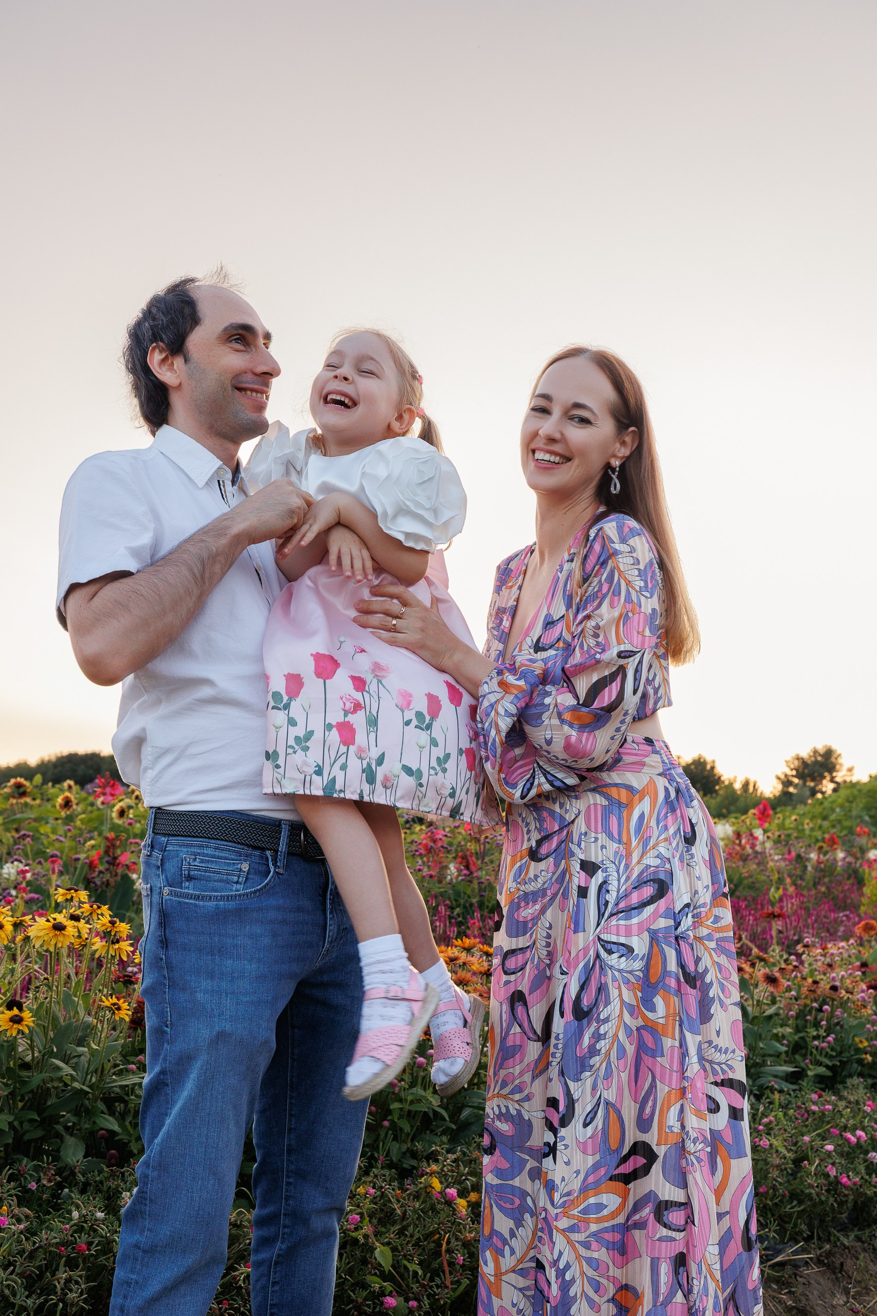 L’expérience “La Belle de Coteau-du-Lac” avec Anastasia et la famille. I am a portrait photographer, creating portraits at all stages of your life! Welcome to my studio in Westmount, Quebec
