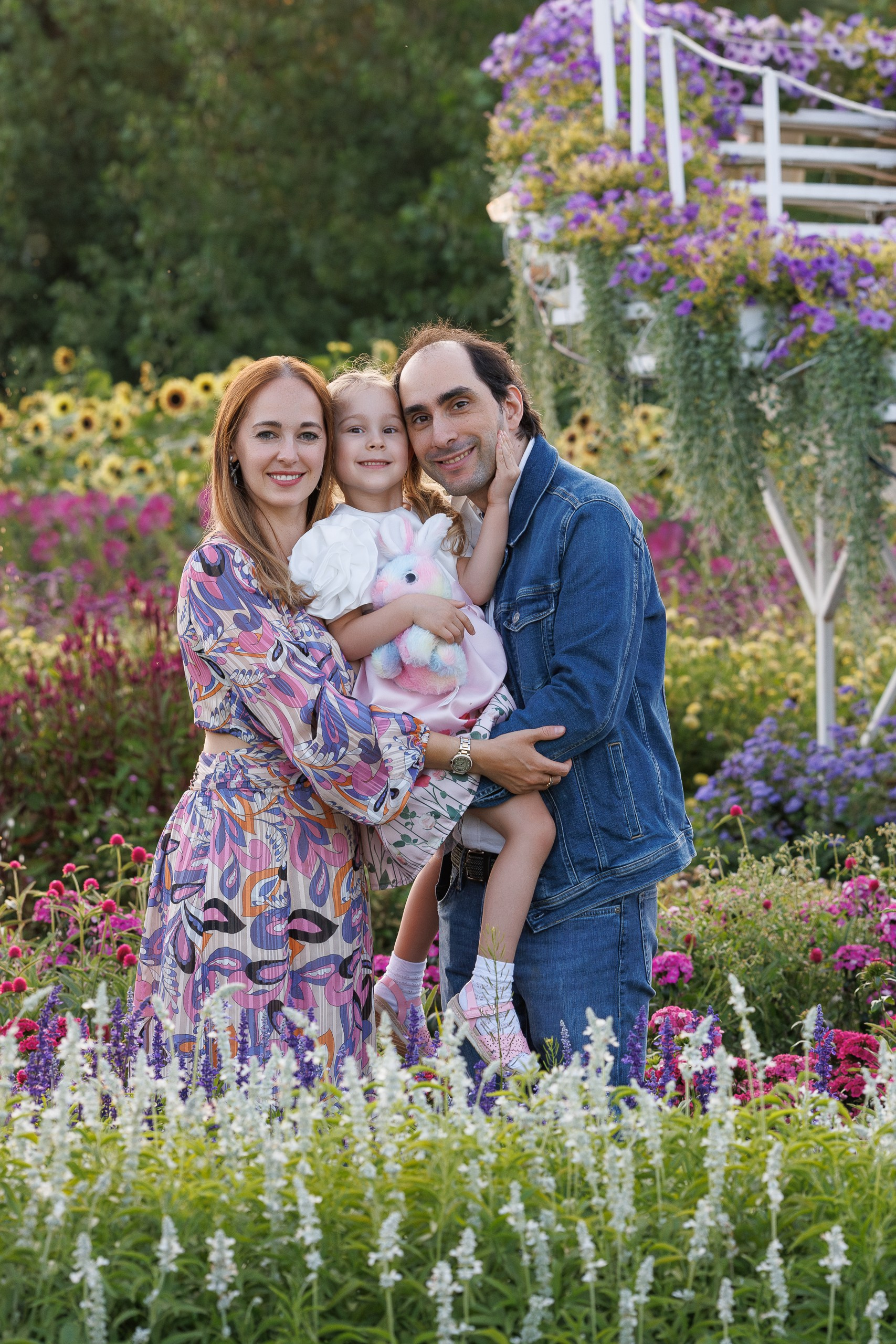 L’expérience “La Belle de Coteau-du-Lac” avec Anastasia et la famille. I am a portrait photographer, creating portraits at all stages of your life! Welcome to my studio in Westmount, Quebec
