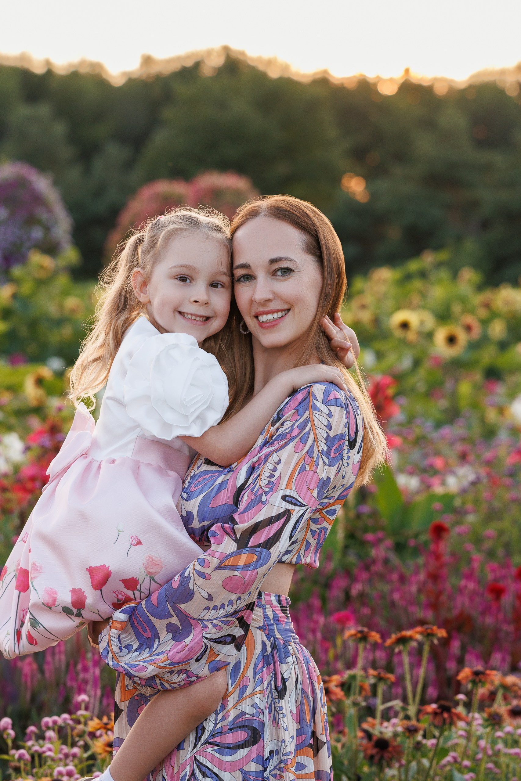 L’expérience “La Belle de Coteau-du-Lac” avec Anastasia et la famille. I am a portrait photographer, creating portraits at all stages of your life! Welcome to my studio in Westmount, Quebec