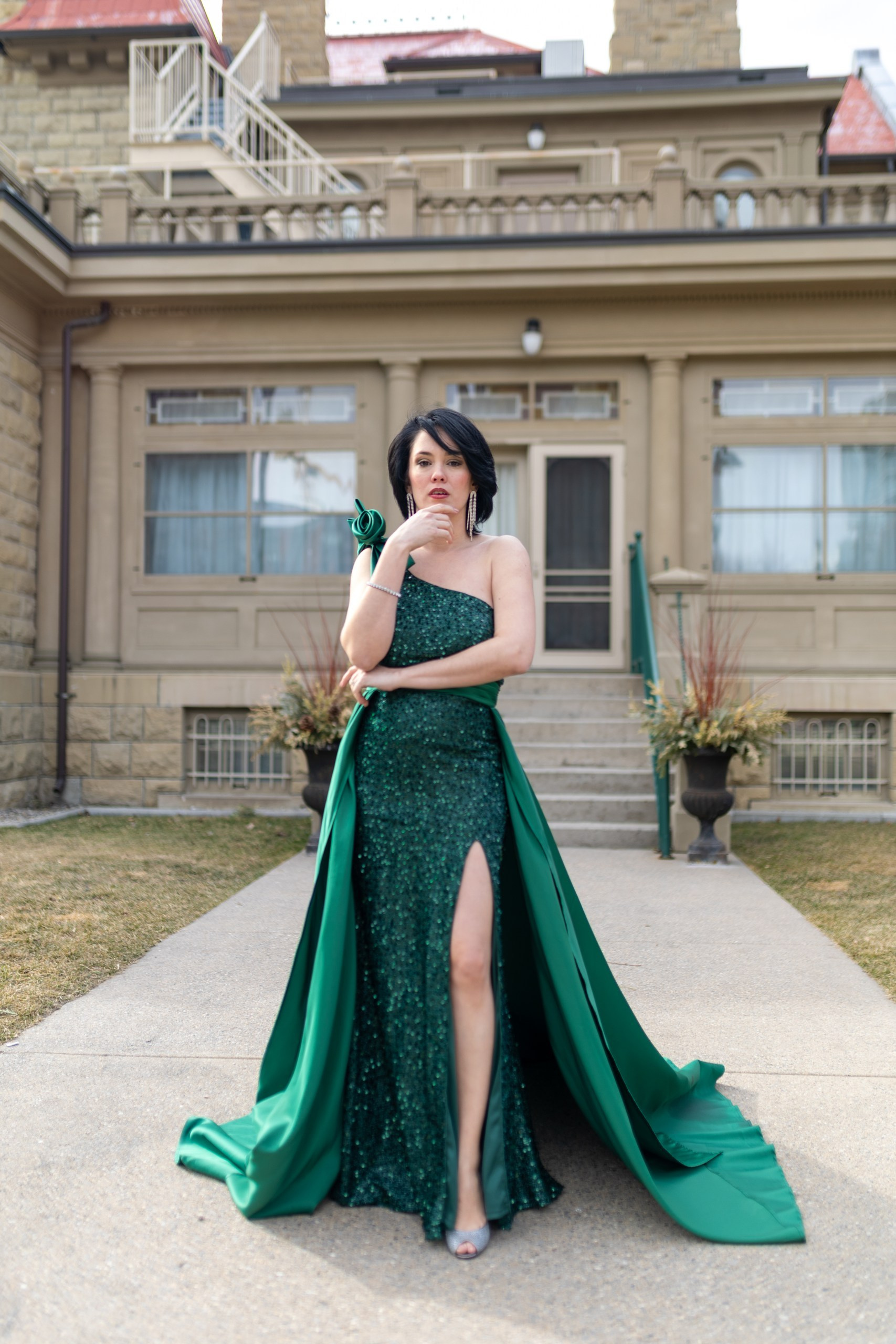 Odarbys Vergara Del Toro Shines in a Stunning Green Dress. ProFly Media Inc. — Cinematic photo and video production for brands, businesses, and spaces in Calgary