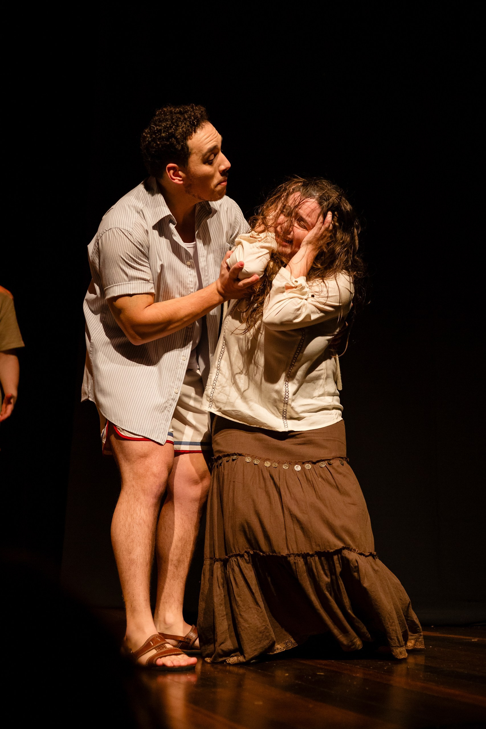 Fotografia de espetáculo teatral O Bem do Mar do grupo de teatro Anchieta Arte Cênica