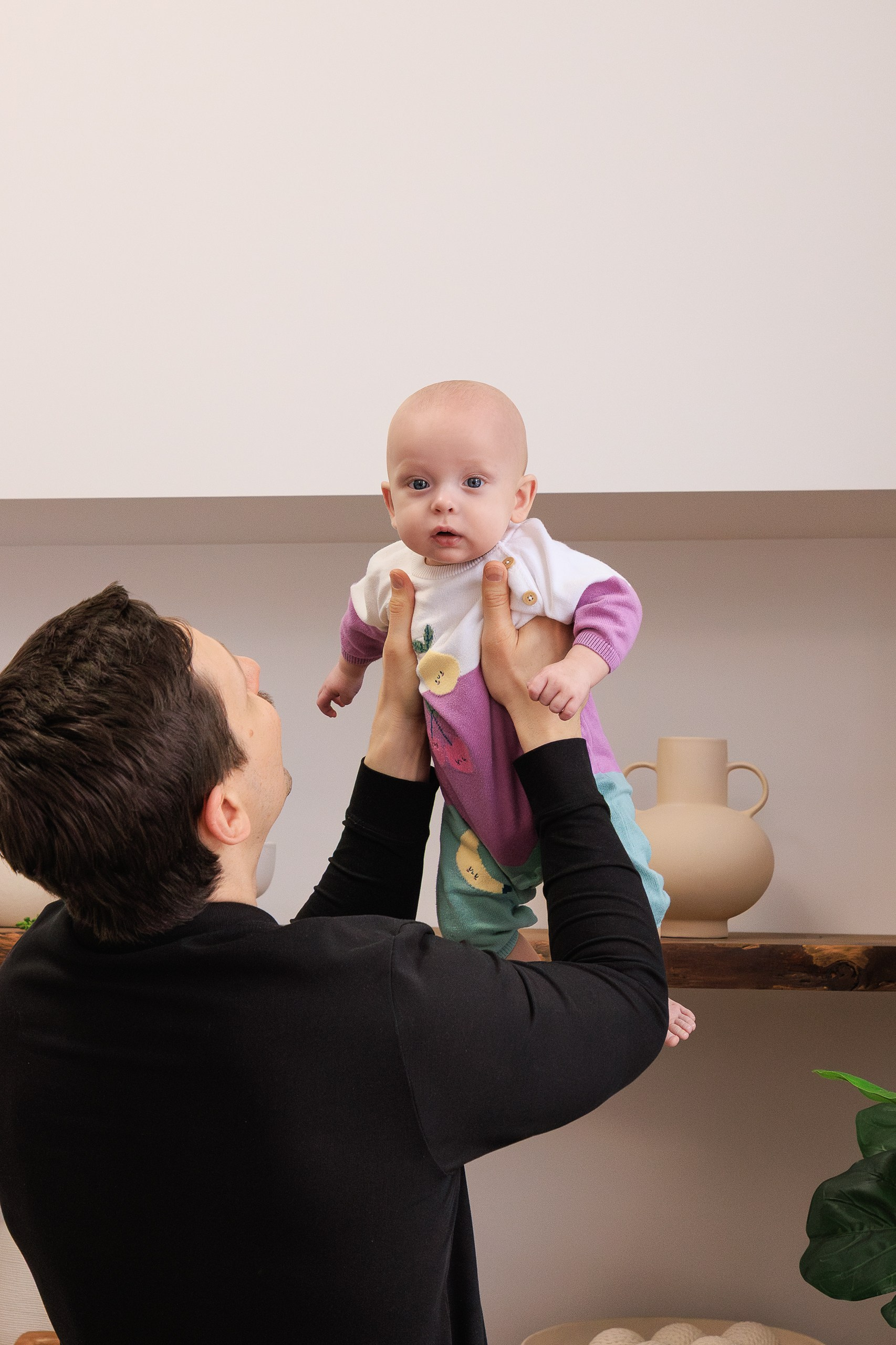 Mihaela Ruslan’s family moments. Je suis photographe portraitiste et je réalise des portraits à toutes les étapes de votre vie! Bienvenue dans mon studio à Westmount, Qc