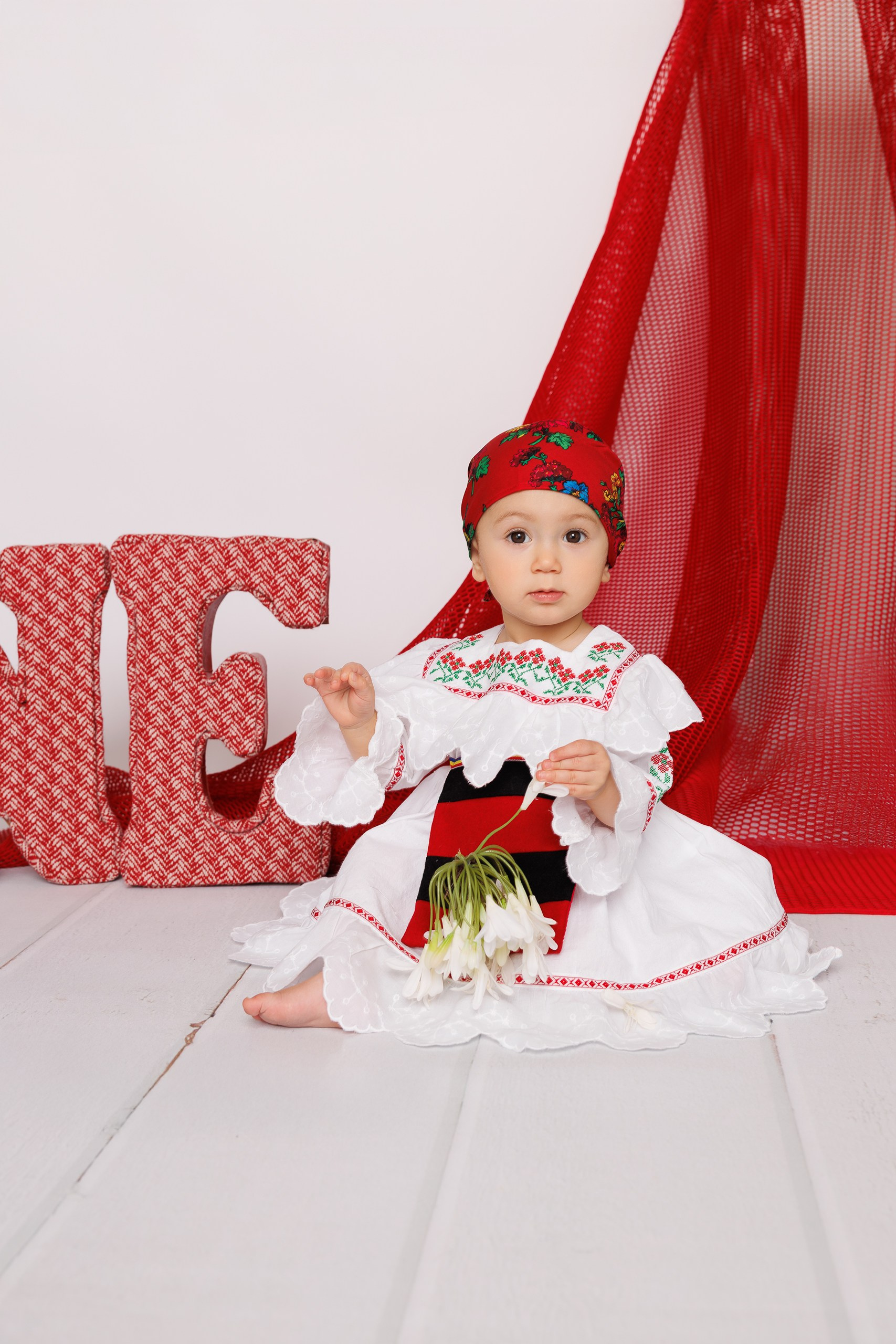 Kira’s 1ST Birthday. Je suis photographe portraitiste et je réalise des portraits à toutes les étapes de votre vie! Bienvenue dans mon studio à Westmount, Qc