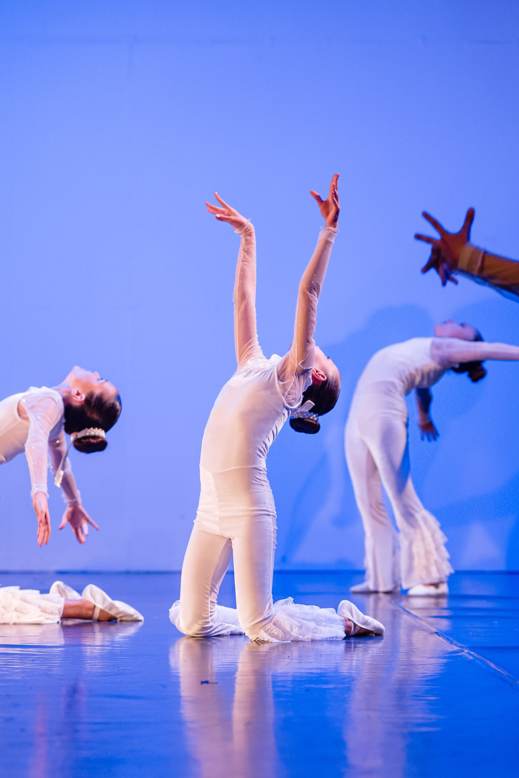 Fotografia de Espetáculo Teatral Alice no País das Maravilhas do grupo de dança Recriarte