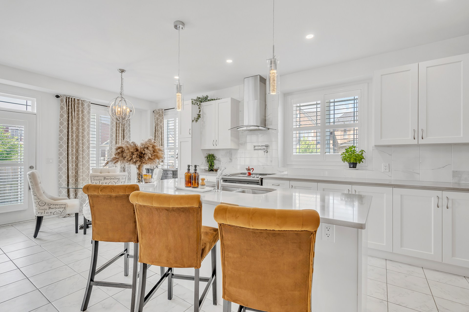 Real Estate Content Creation for Realtors and Homeowners. Photographer | Toronto (GTA)