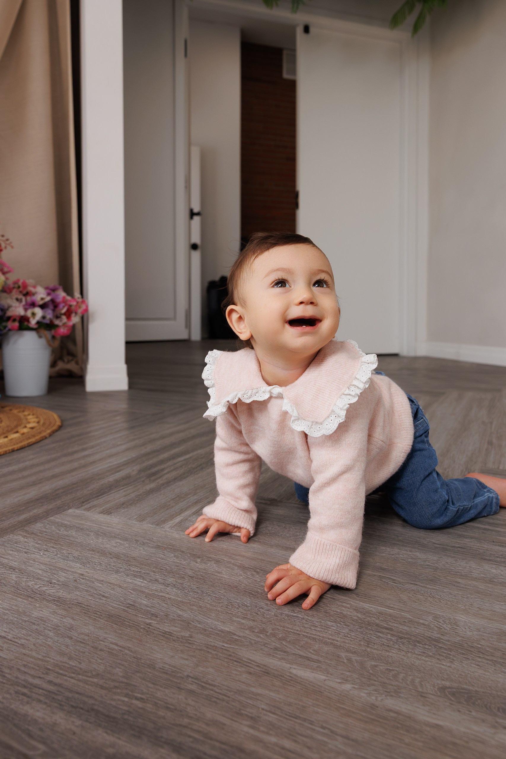Kira’s 1ST Birthday. Je suis photographe portraitiste et je réalise des portraits à toutes les étapes de votre vie! Bienvenue dans mon studio à Westmount, Qc