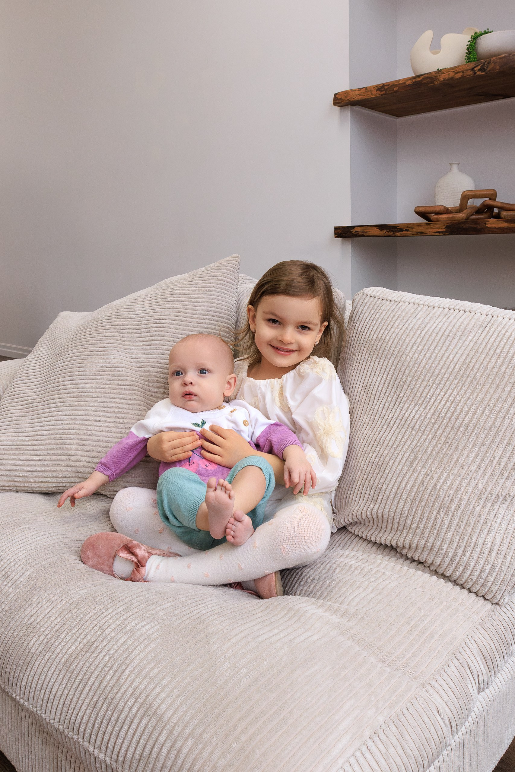 Mihaela Ruslan’s family moments. Je suis photographe portraitiste et je réalise des portraits à toutes les étapes de votre vie! Bienvenue dans mon studio à Westmount, Qc