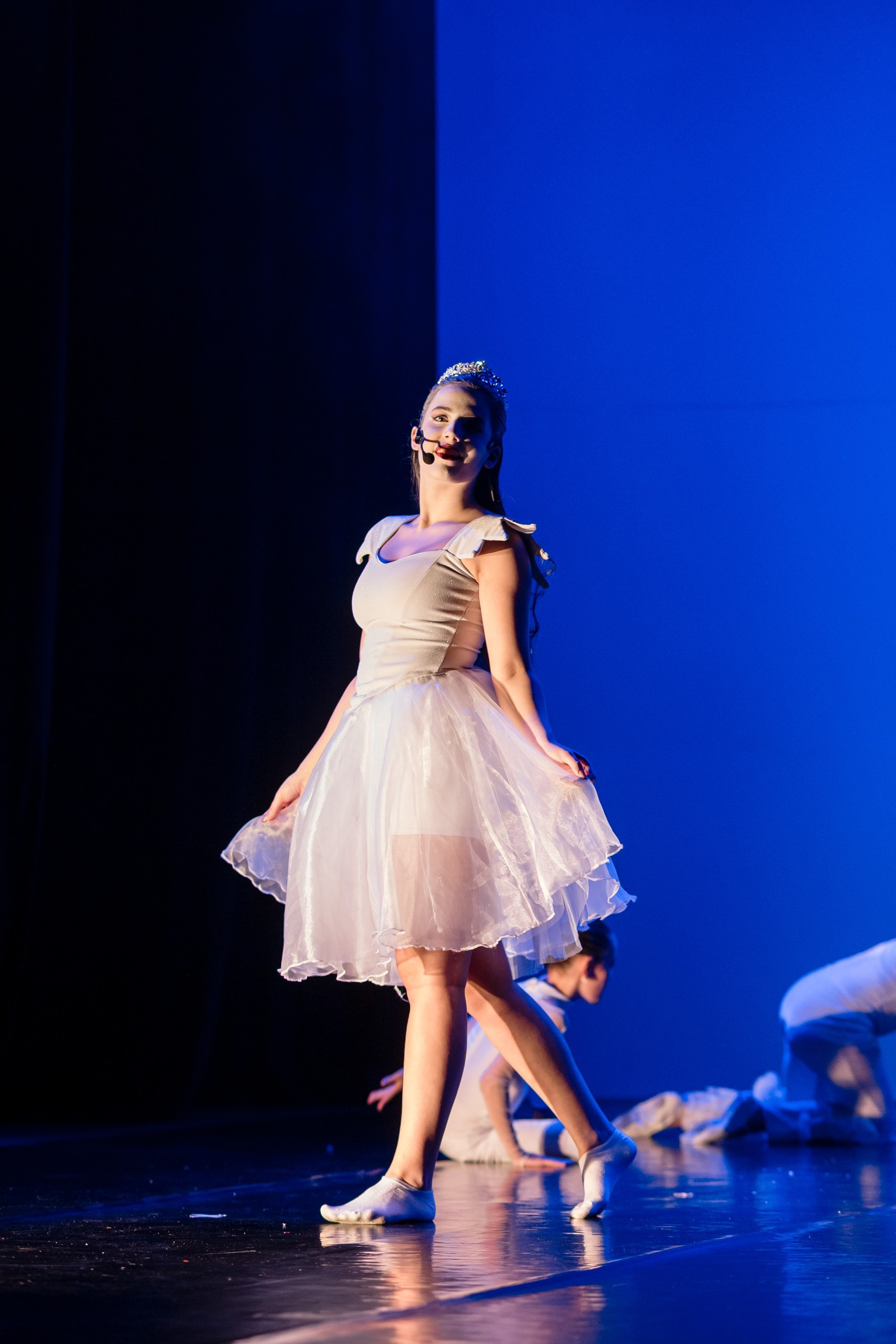 Fotografia de Espetáculo Teatral Alice no País das Maravilhas do grupo de dança Recriarte