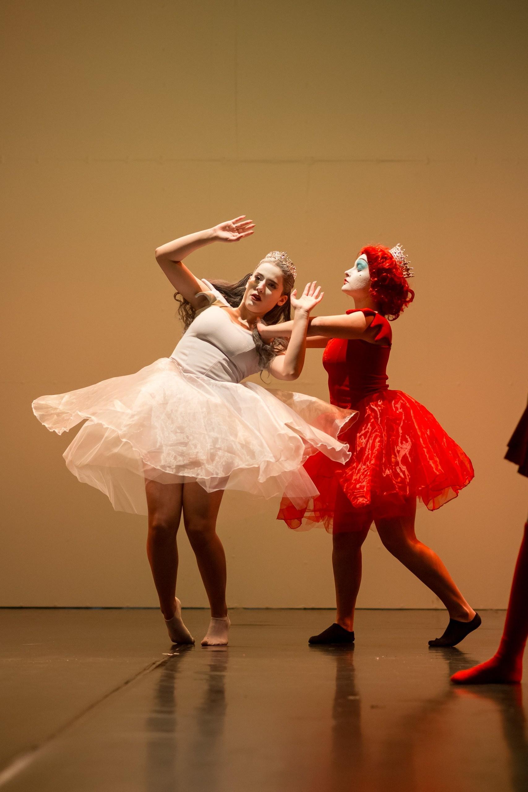 Fotografia de Espetáculo Teatral Alice no País das Maravilhas do grupo de dança Recriarte