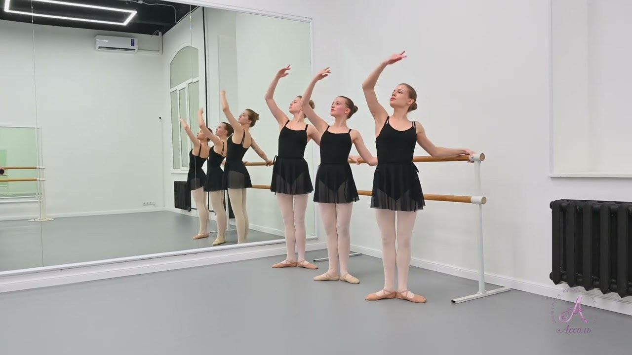 Reportage photography at a ballet school. PHOTOGRAPHER QUINTANA ROO