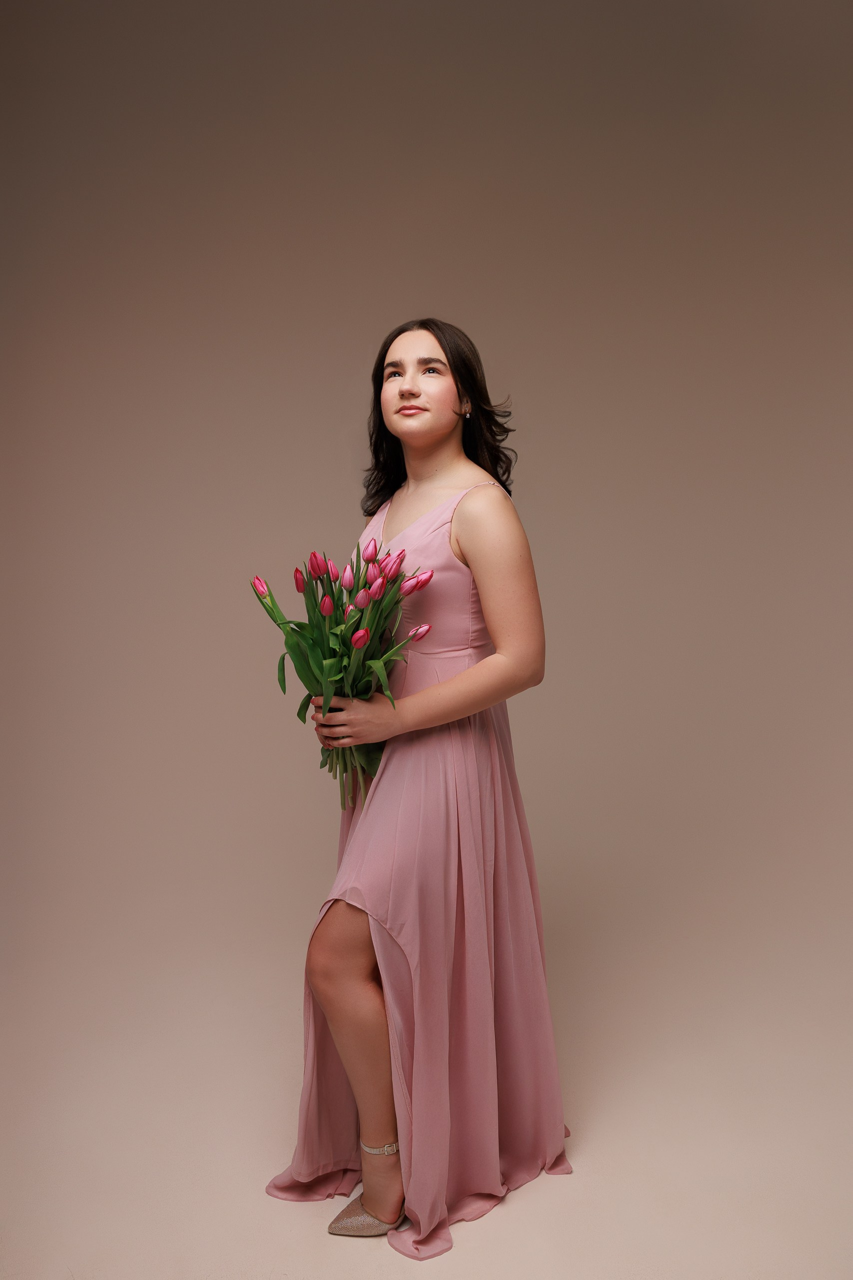GLORIA Sweet 16. Je suis photographe portraitiste et je réalise des portraits à toutes les étapes de votre vie! Bienvenue dans mon studio à Westmount, Qc