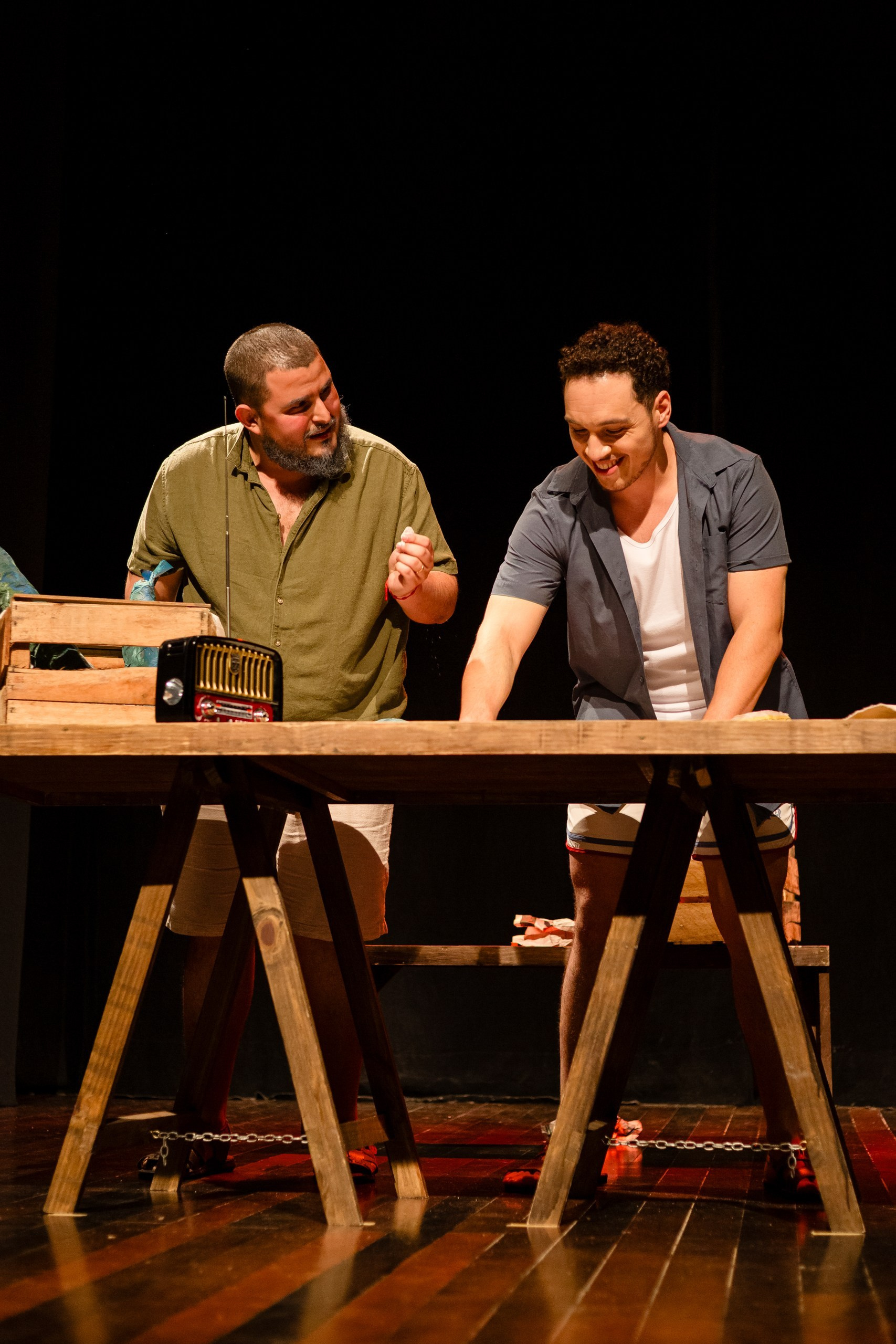 Fotografia de espetáculo teatral O Bem do Mar do grupo de teatro Anchieta Arte Cênica